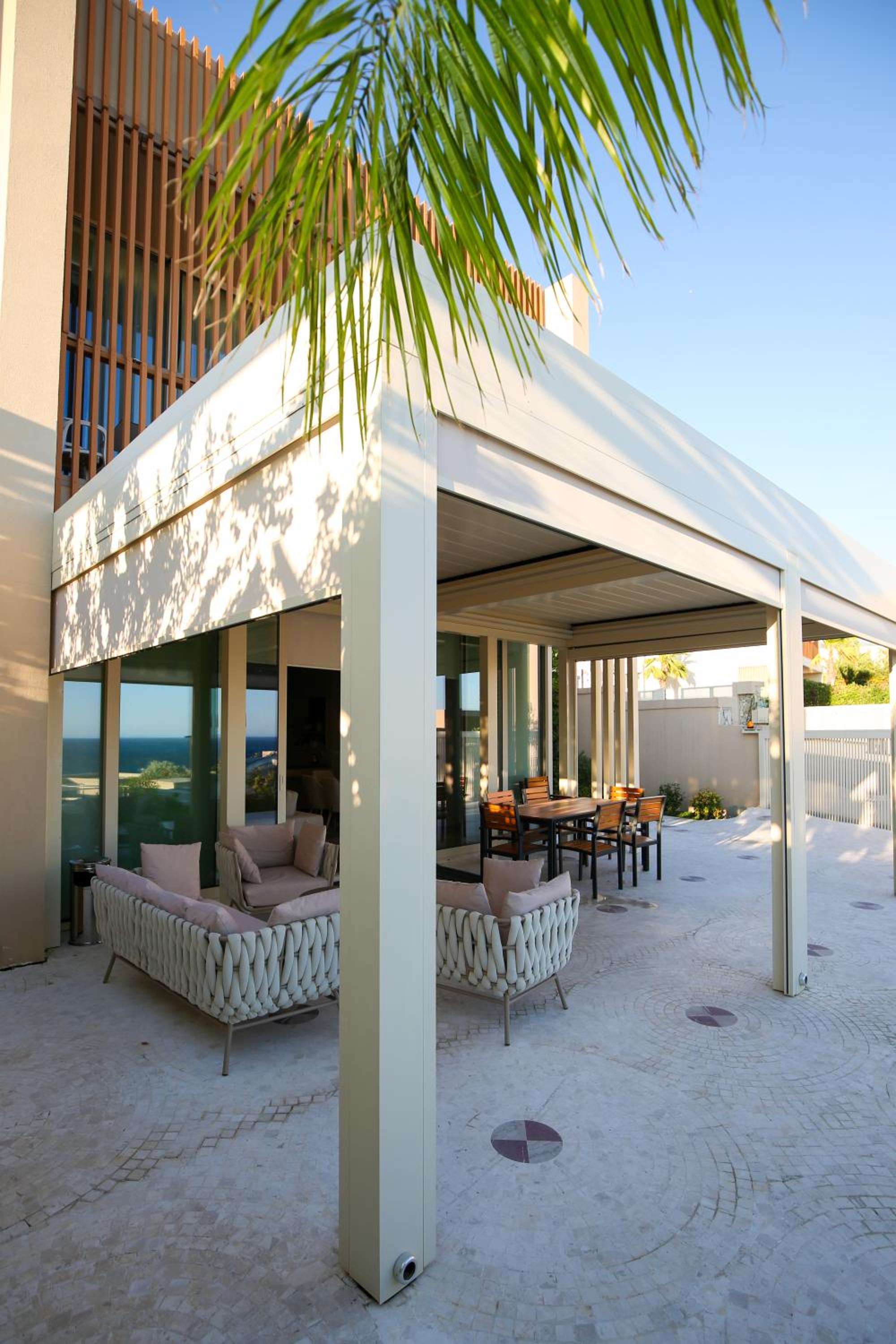 Luxurious 5 Bedroom Beach Villa