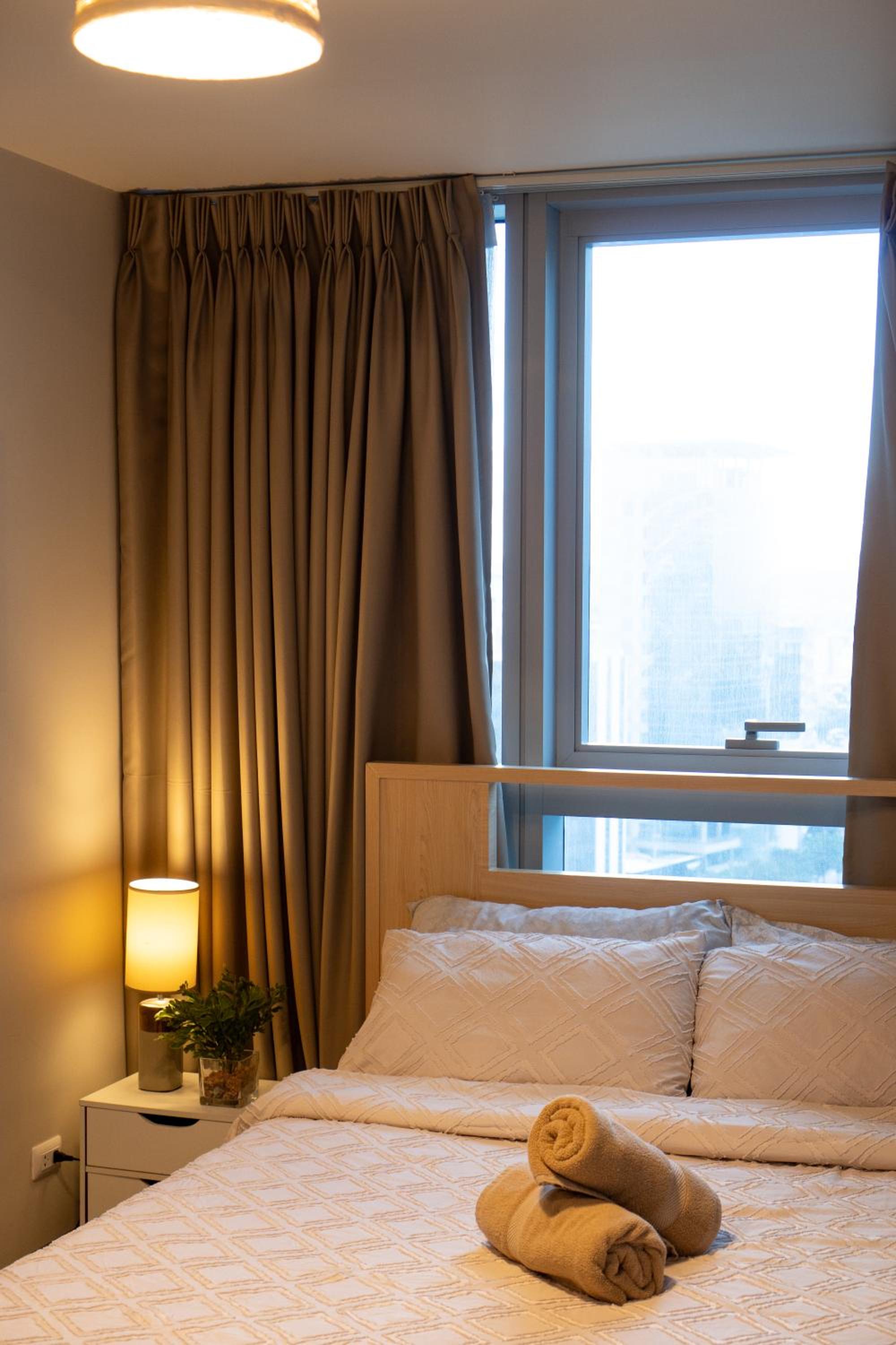 BGC 3BR Uptown Parksuites with bathtub 16 view 2
