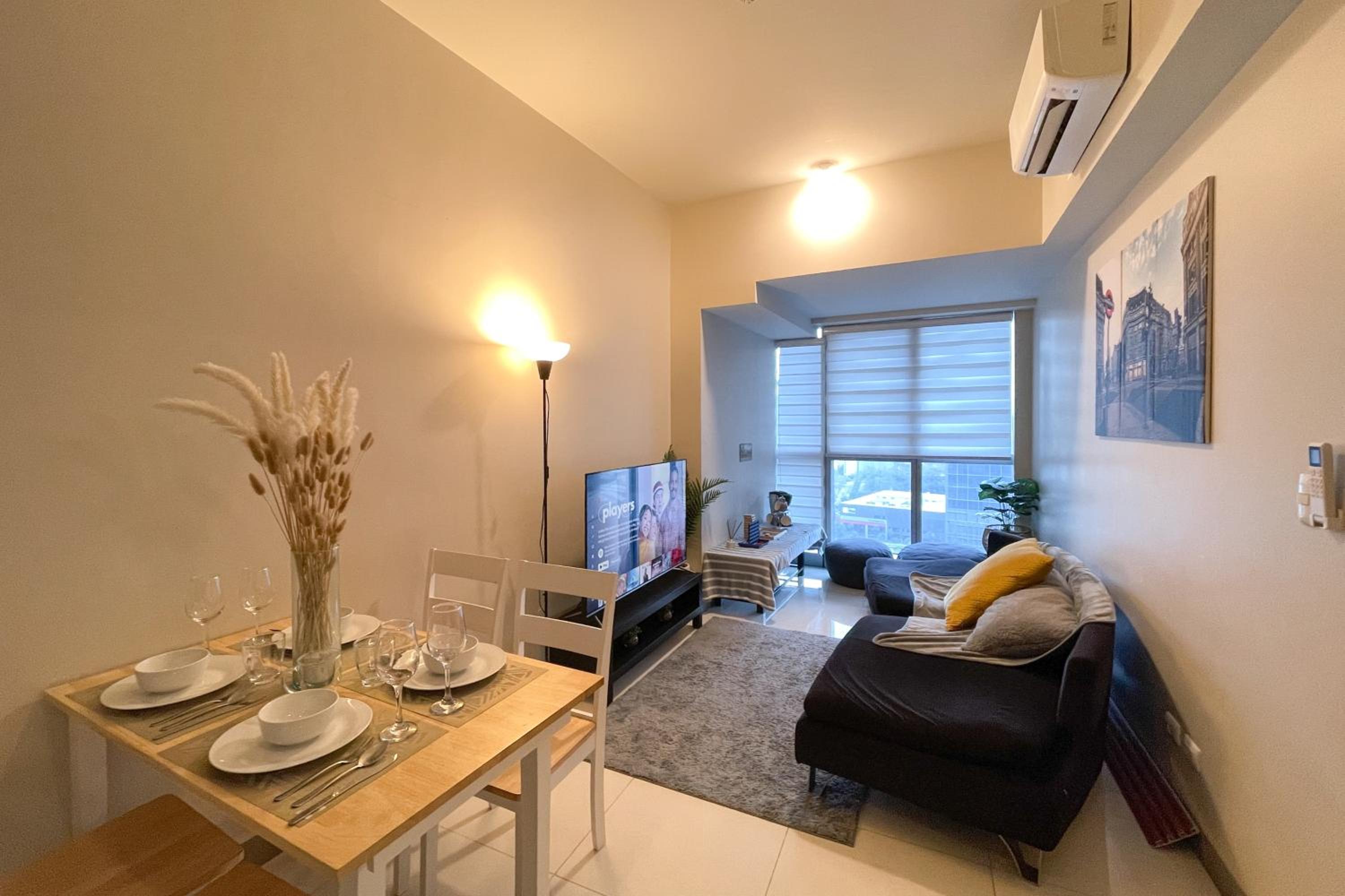 BGC 3BR Uptown Parksuites with bathtub 16 view 5