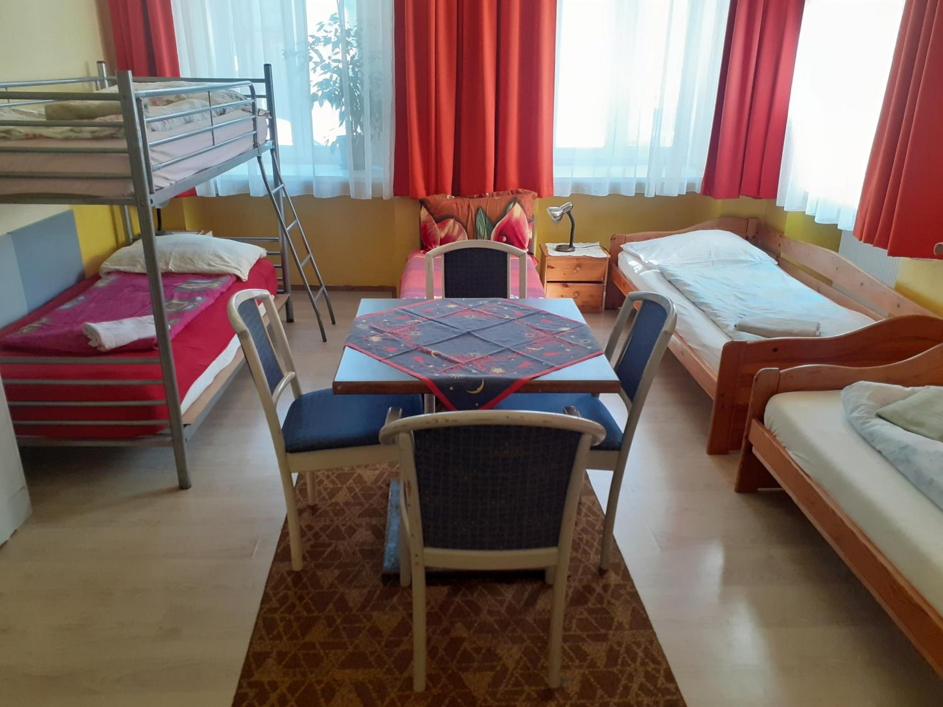 HappyHostel
