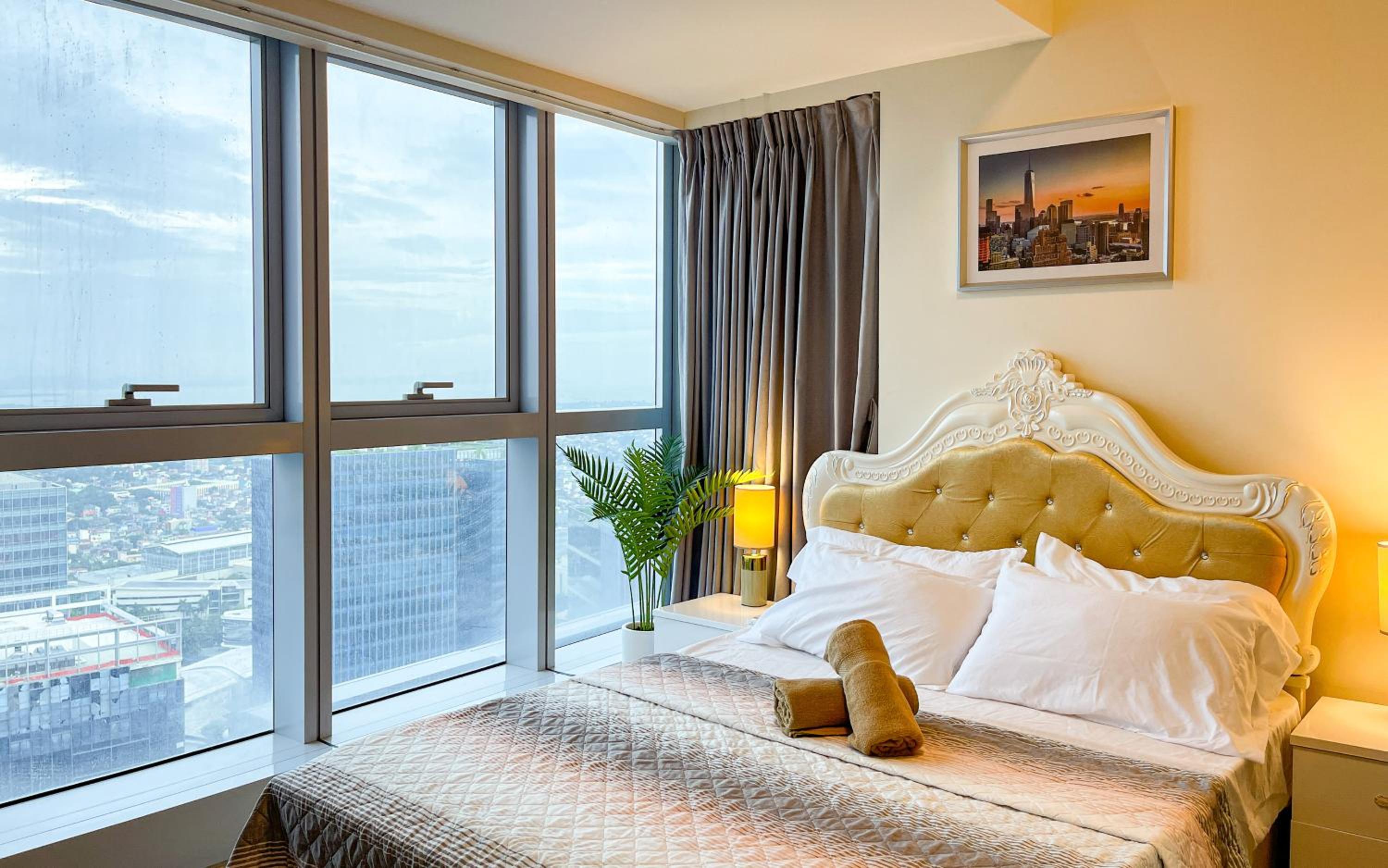 BGC 2BR Uptown Parksuites with PS4 43 view 5