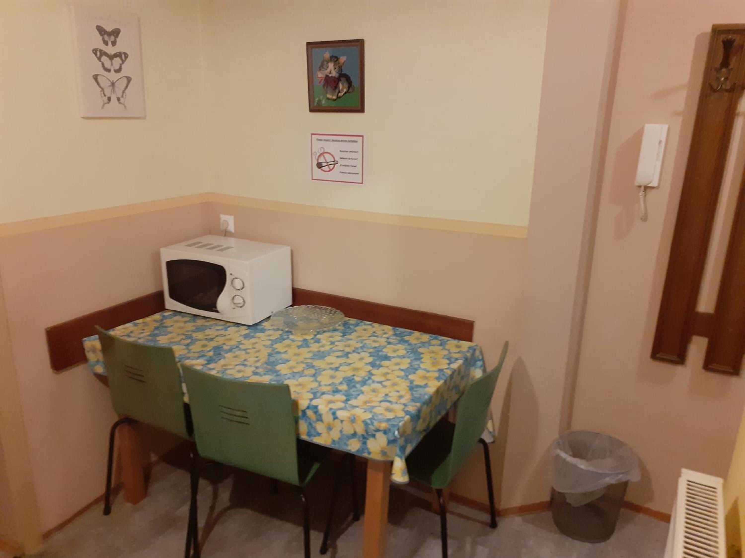 HappyHostel