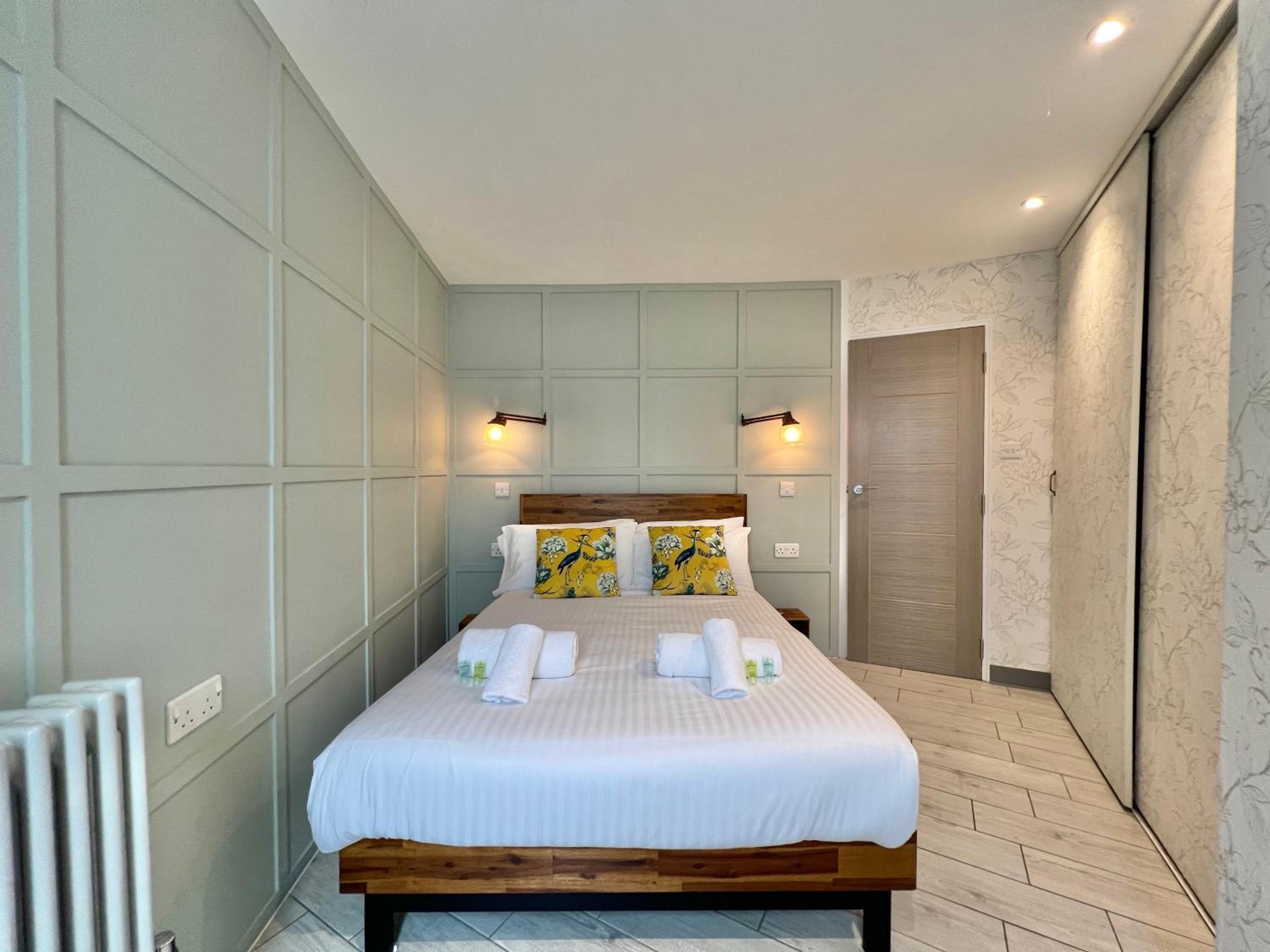 Seymour Place Lovely contemporary ground floor apartment view 3