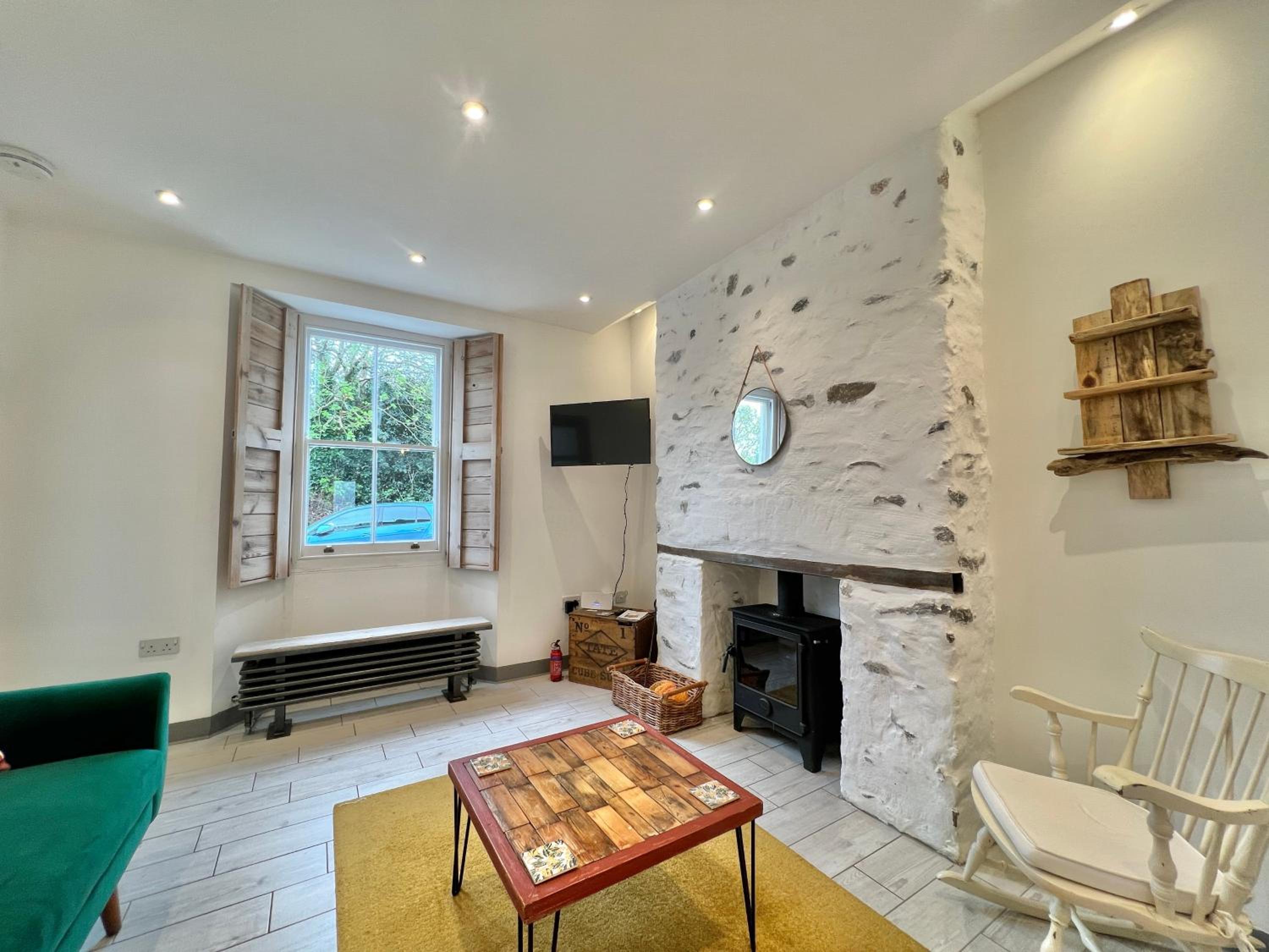 Seymour Place Lovely contemporary ground floor apartment view 2