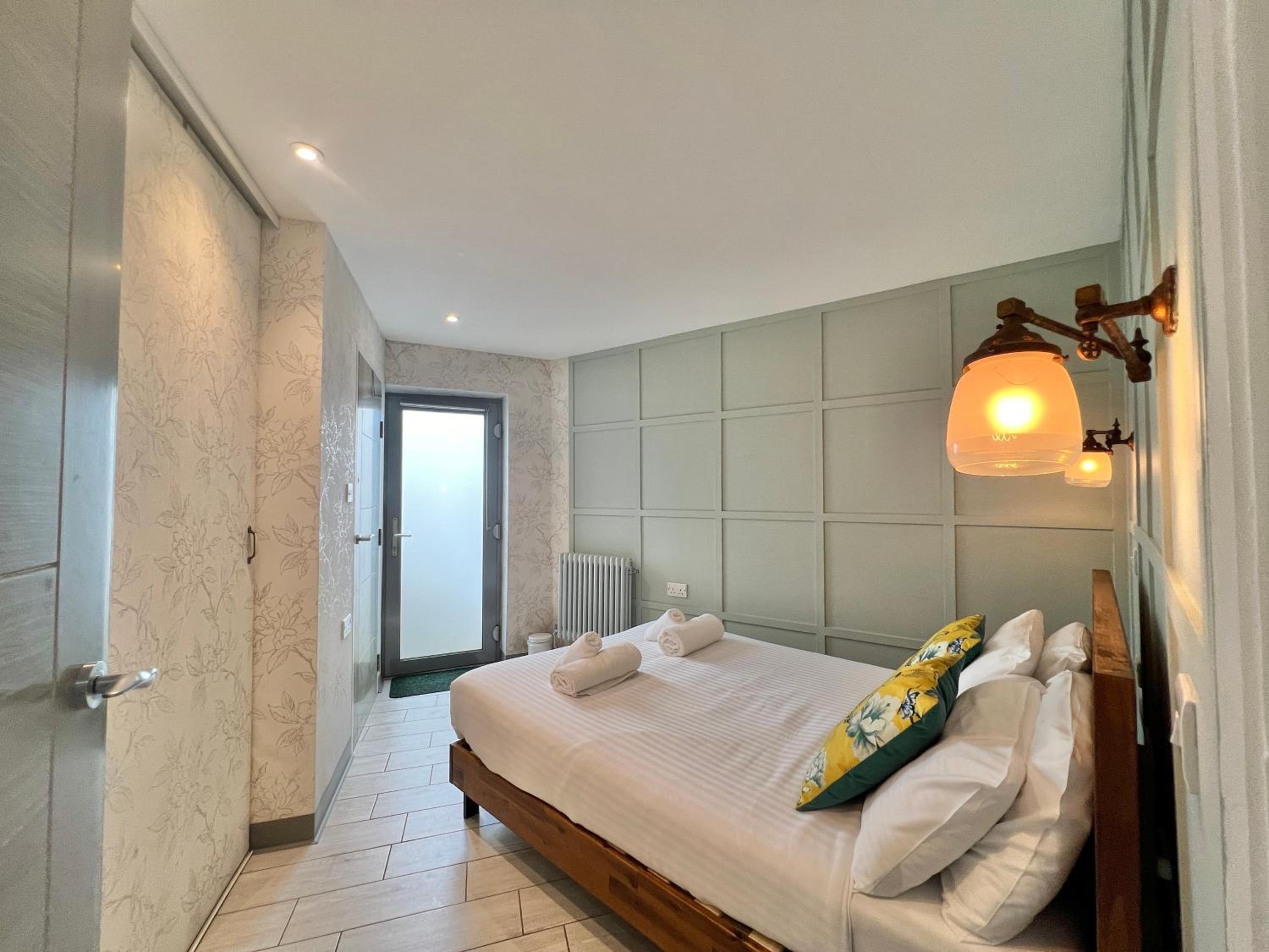 Seymour Place Lovely contemporary ground floor apartment view 5