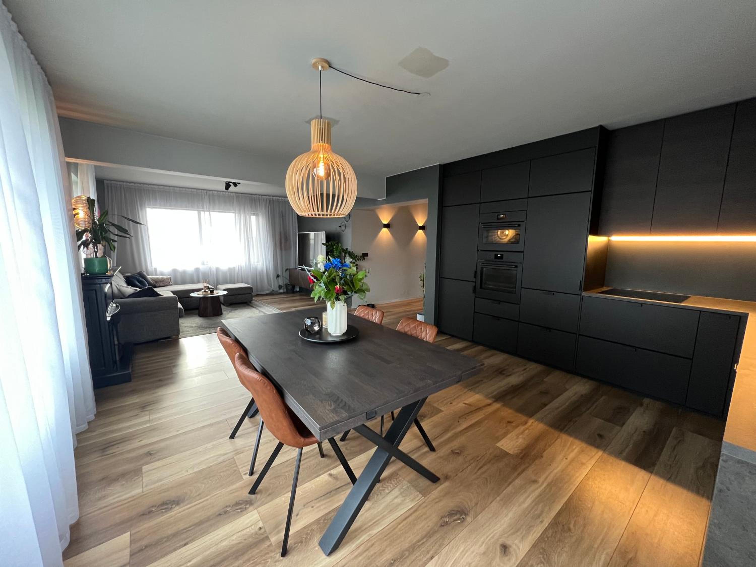 B17 Apartment