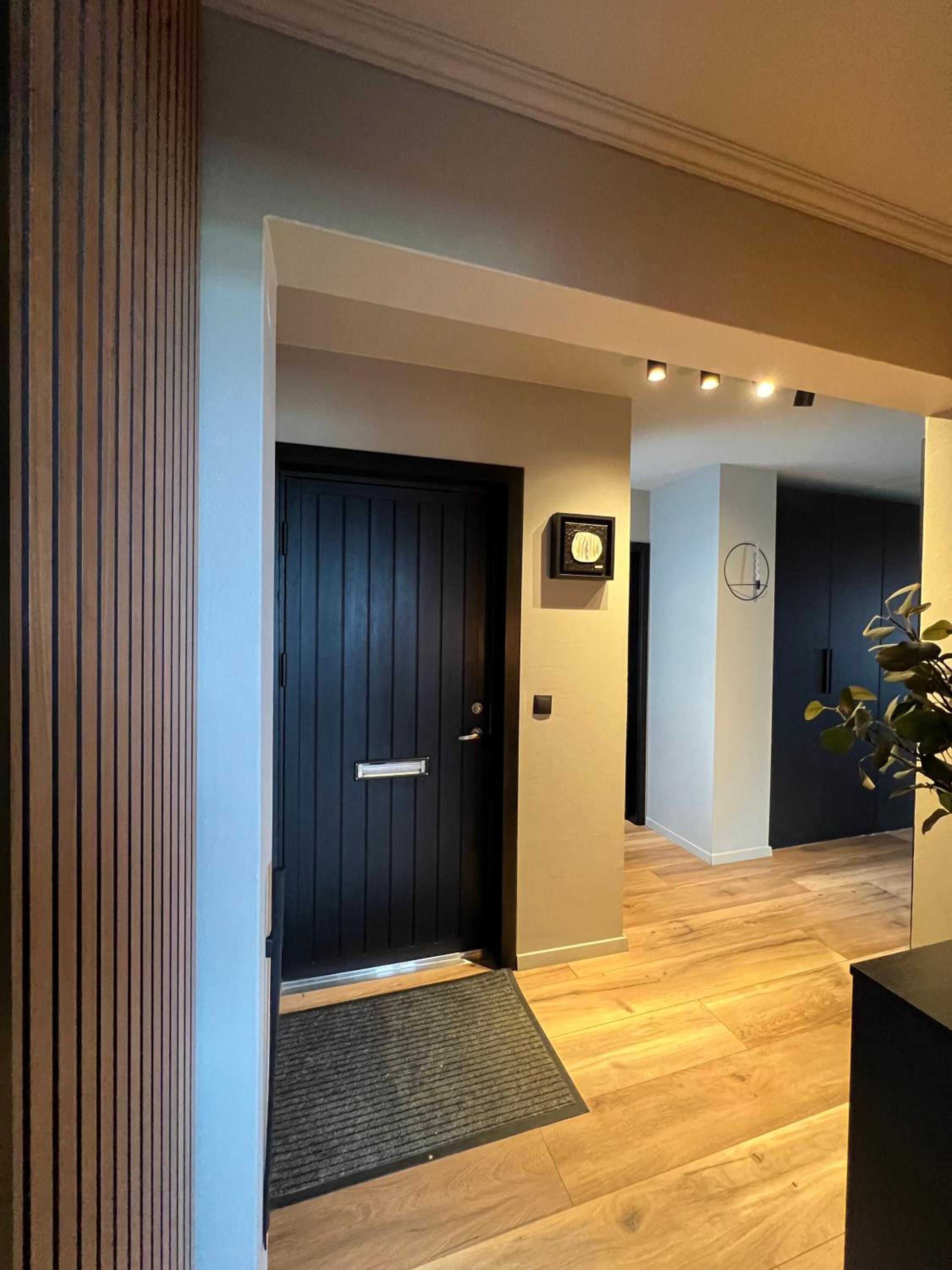 B17 Apartment