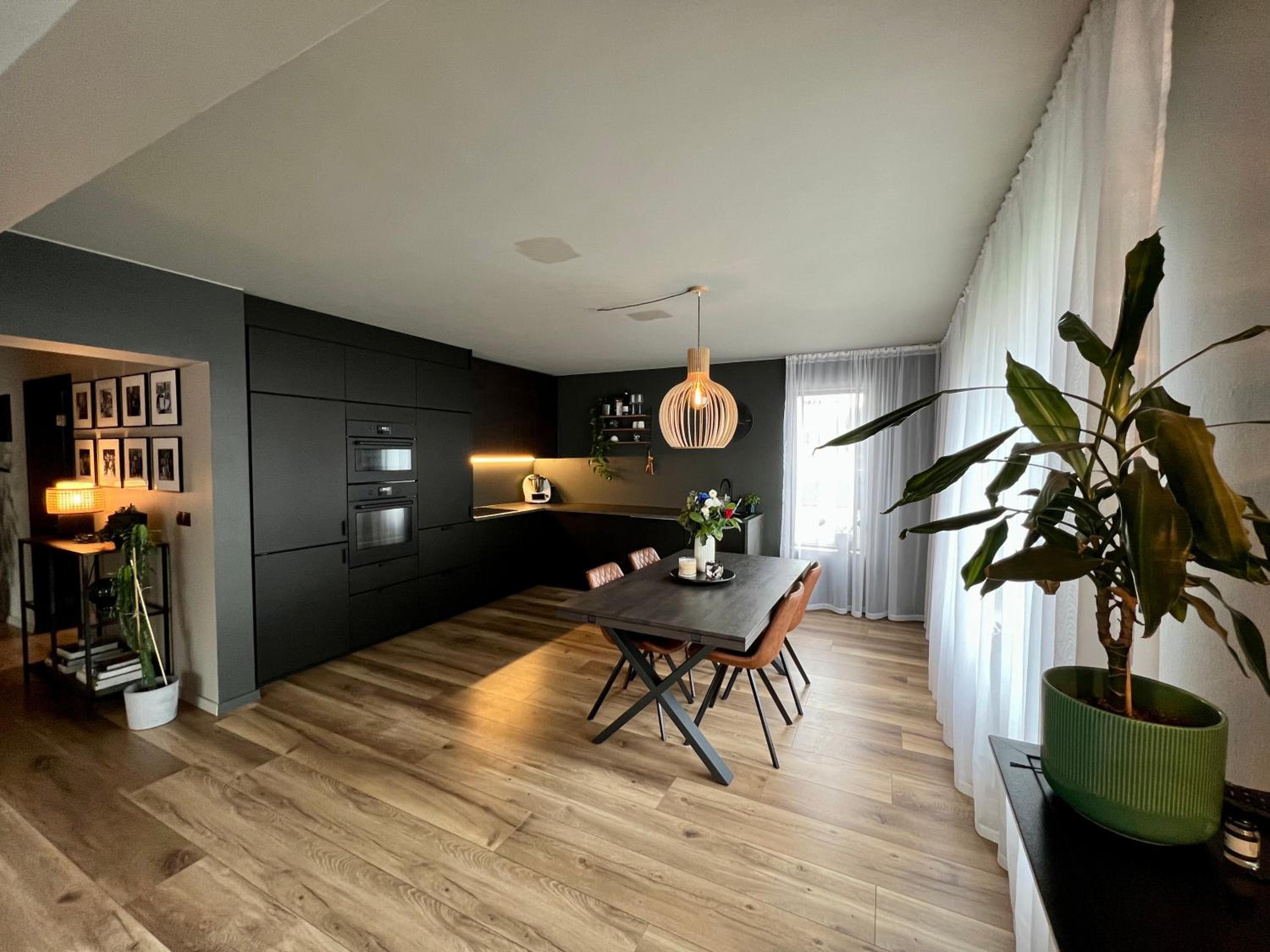 B17 Apartment