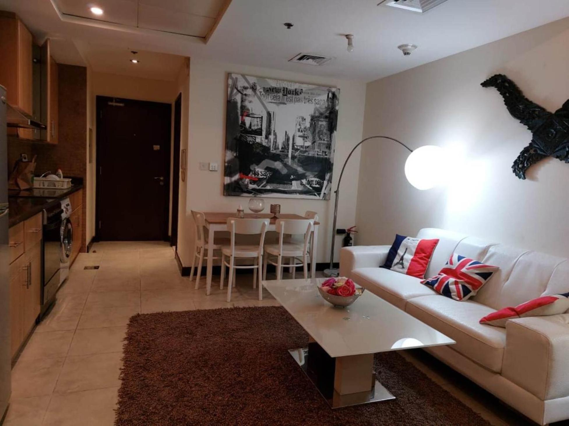 Click Stay - JLT - Entire Studio & Balcony Lakes view Apartment -AM