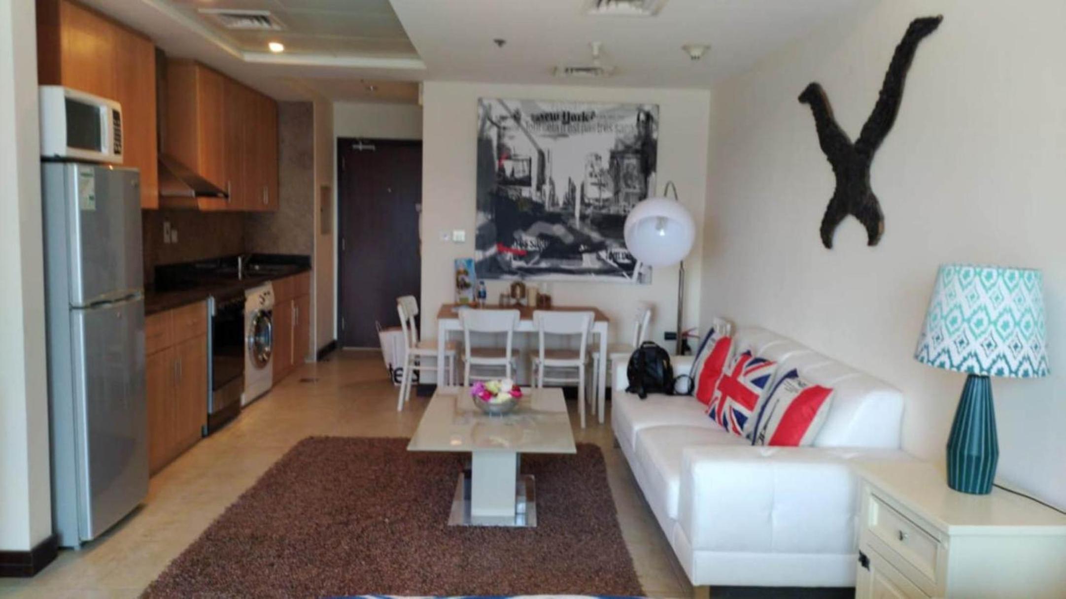 Click Stay - JLT - Entire Studio & Balcony Lakes view Apartment -AM