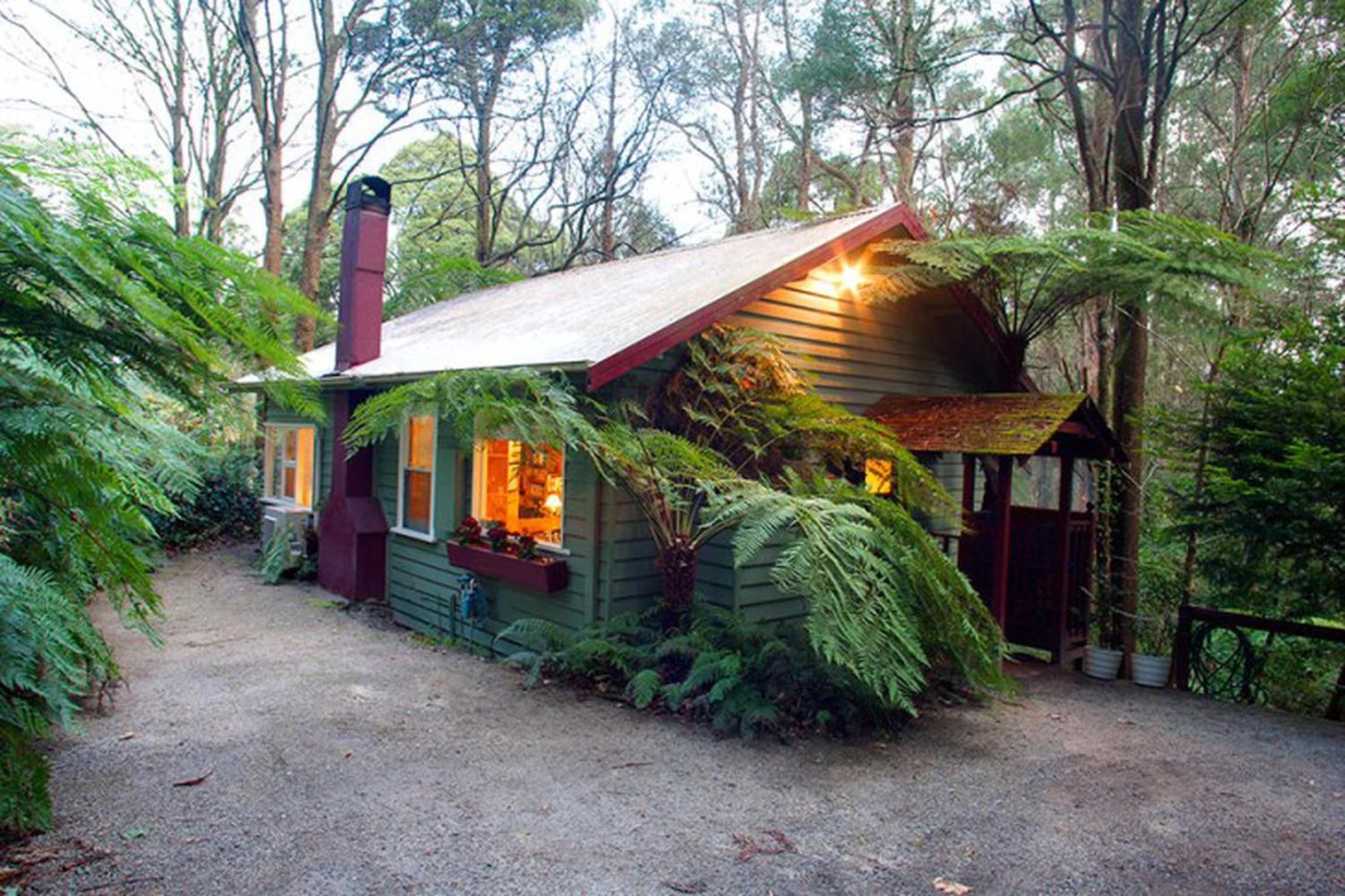 Hotel Cottage in the Forest - Image 1