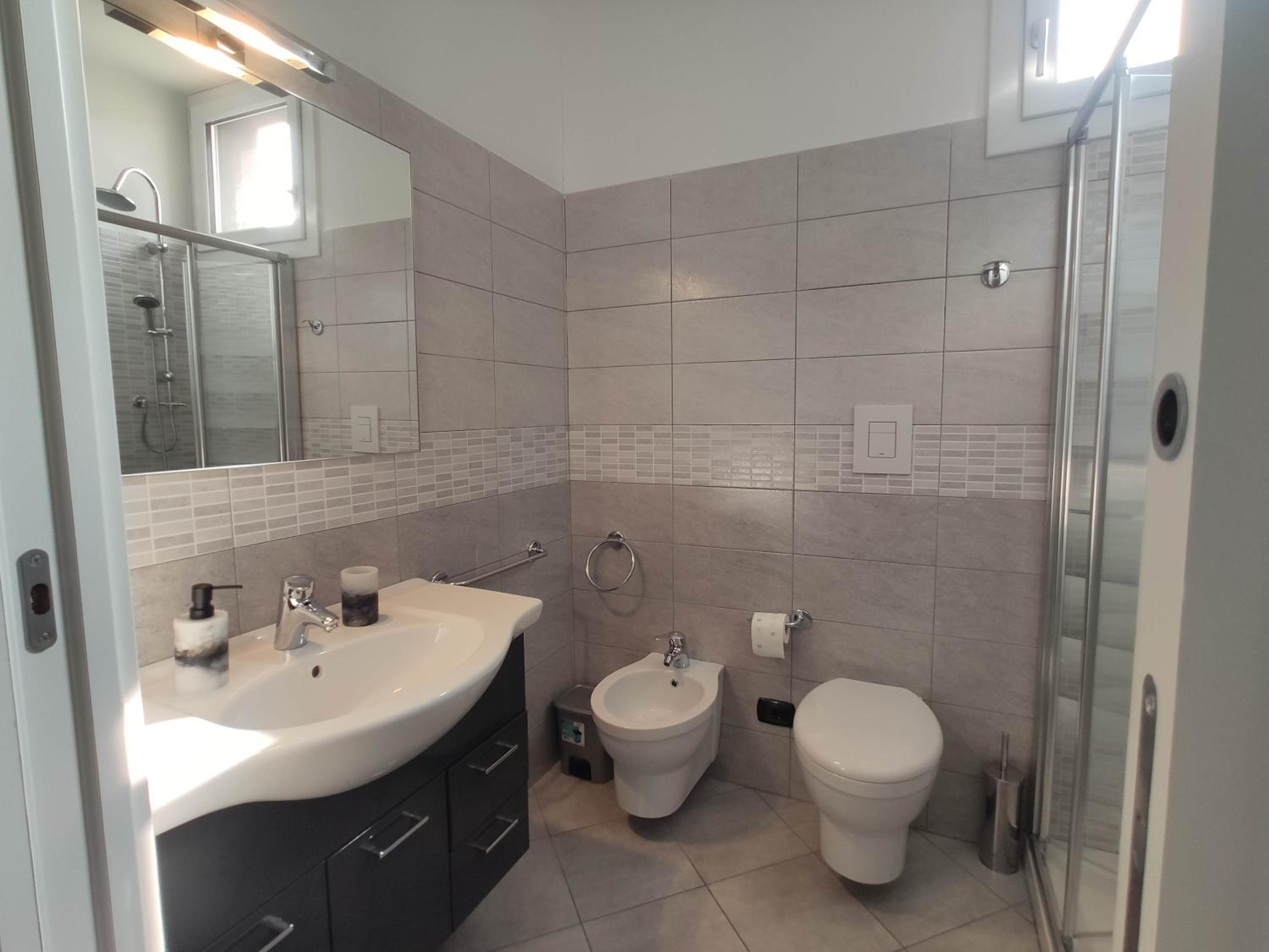 Matthias Home - Milan - modern and cozy flat, close to the metro - 15 min from Central Station, close to San Raffaele