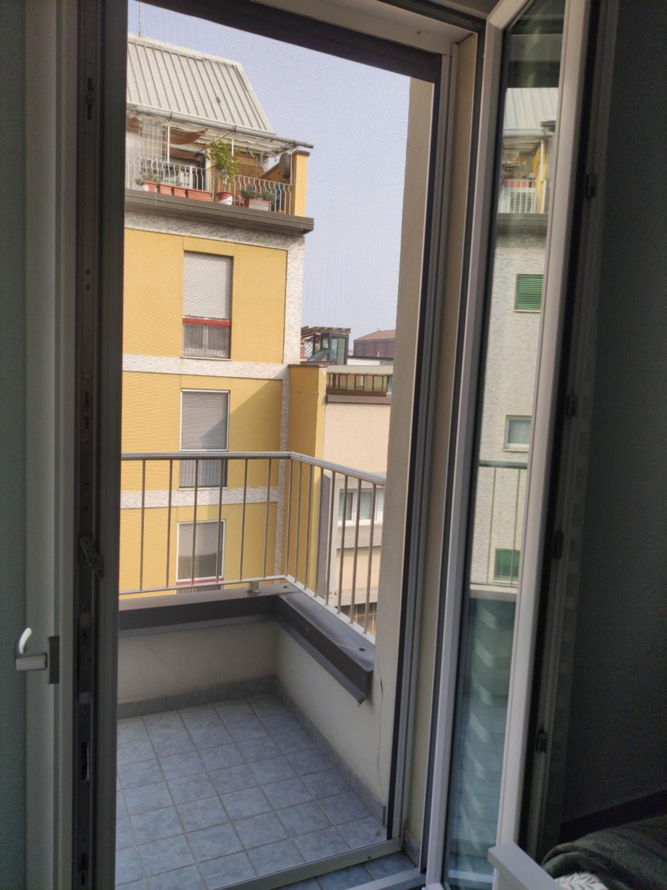 Matthias Home - Milan - modern and cozy flat, close to the metro - 15 min from Central Station, close to San Raffaele