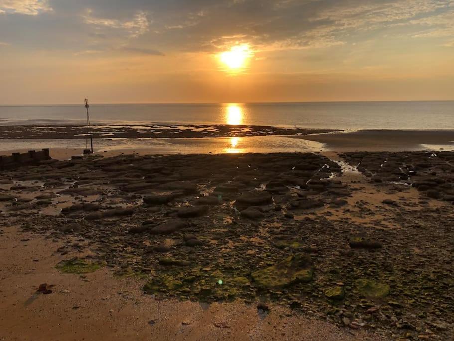 The Phoenix by the Sea- 2 bedroom flat in hunny