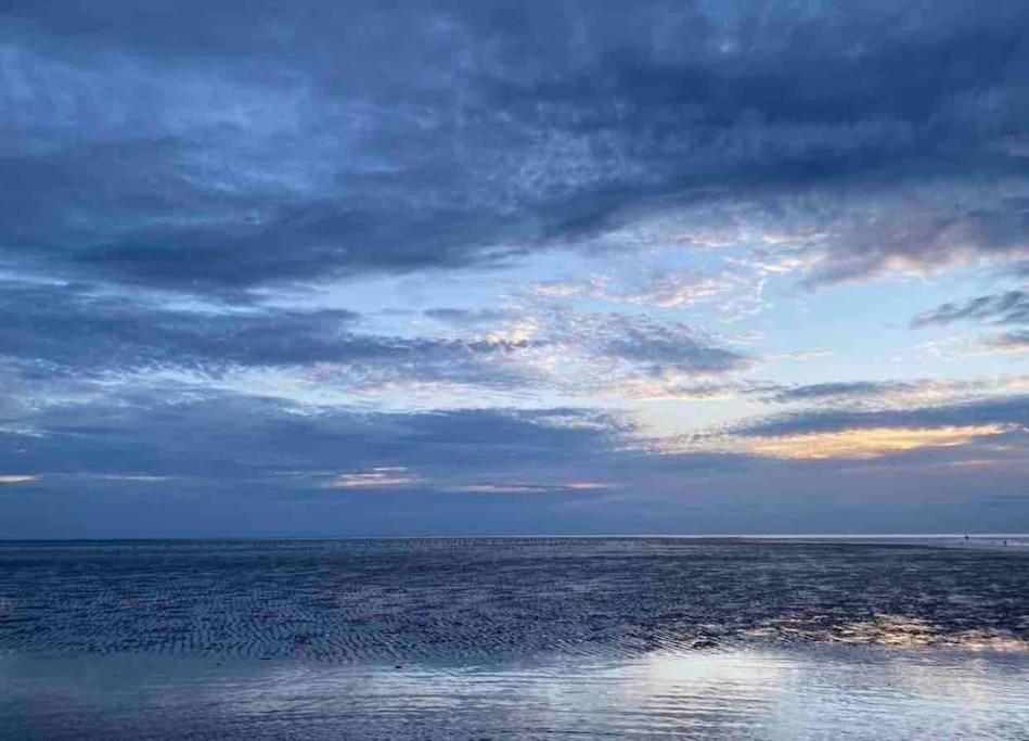 The Phoenix by the Sea- 2 bedroom flat in hunny