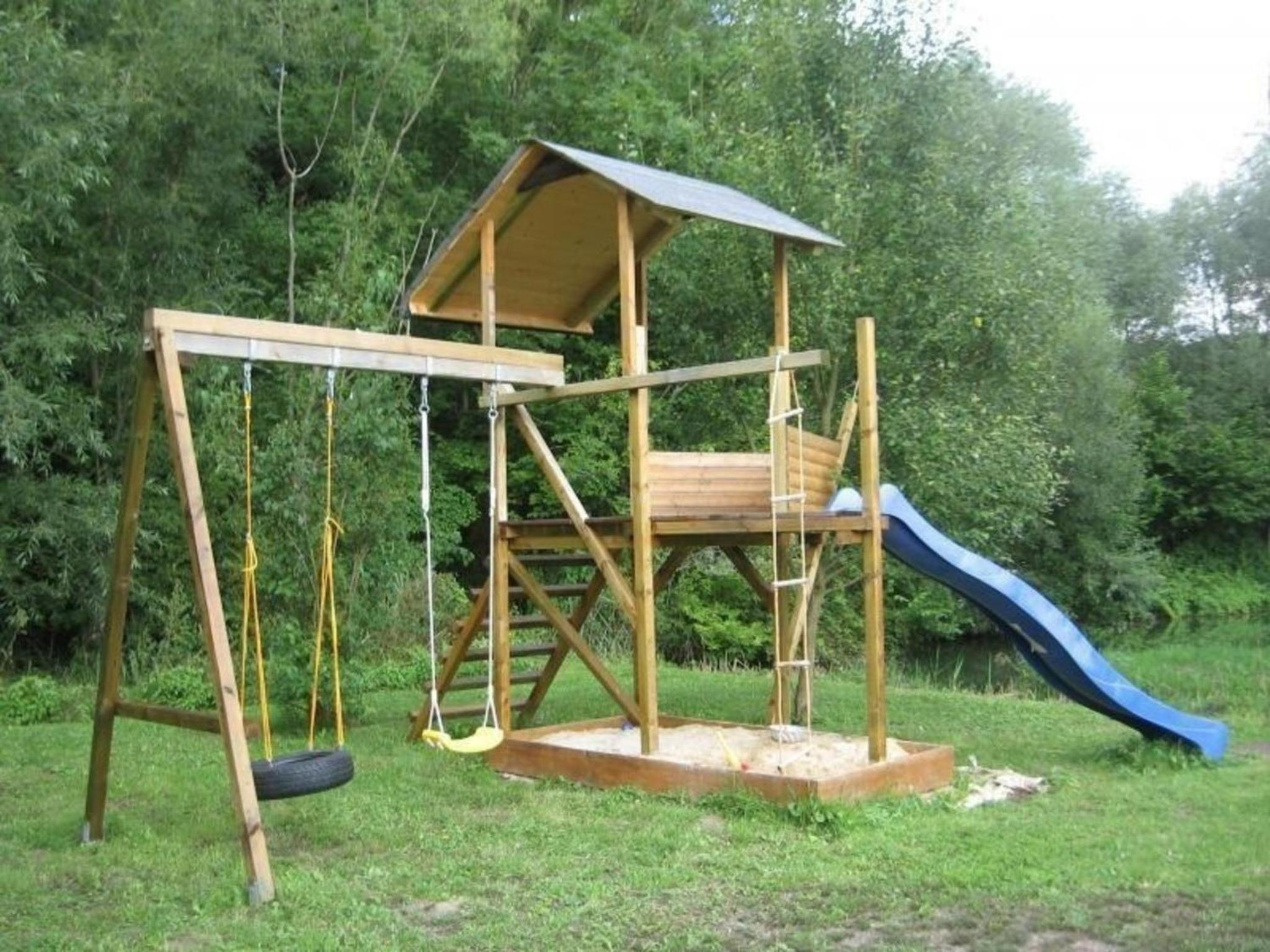 Ferienhaus mit naturnahen Badeteich