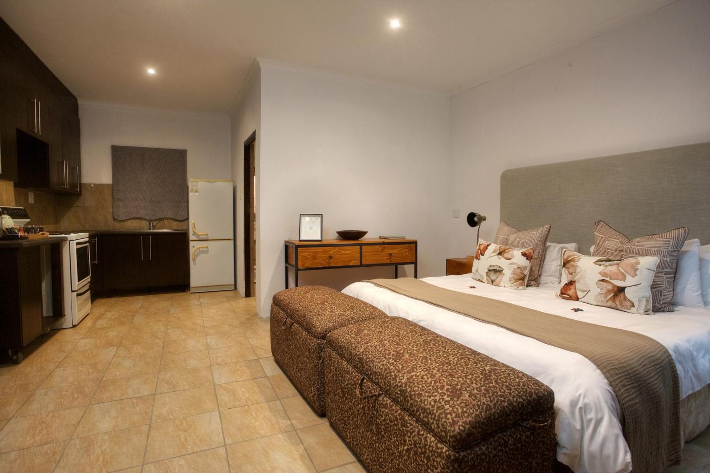 Addo Elephant Safari Lodge - Bellevue Forest Reserve