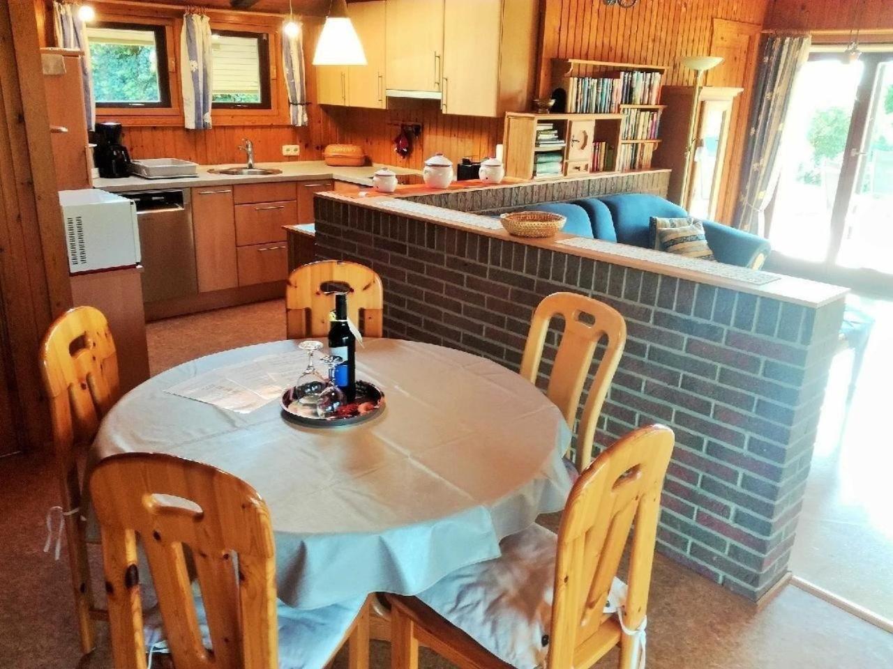 Freistehendes Ferienhaus in Rott mit eigenem Garten, schöner Weitblick, Klimaanlage, Sauna und Kamin