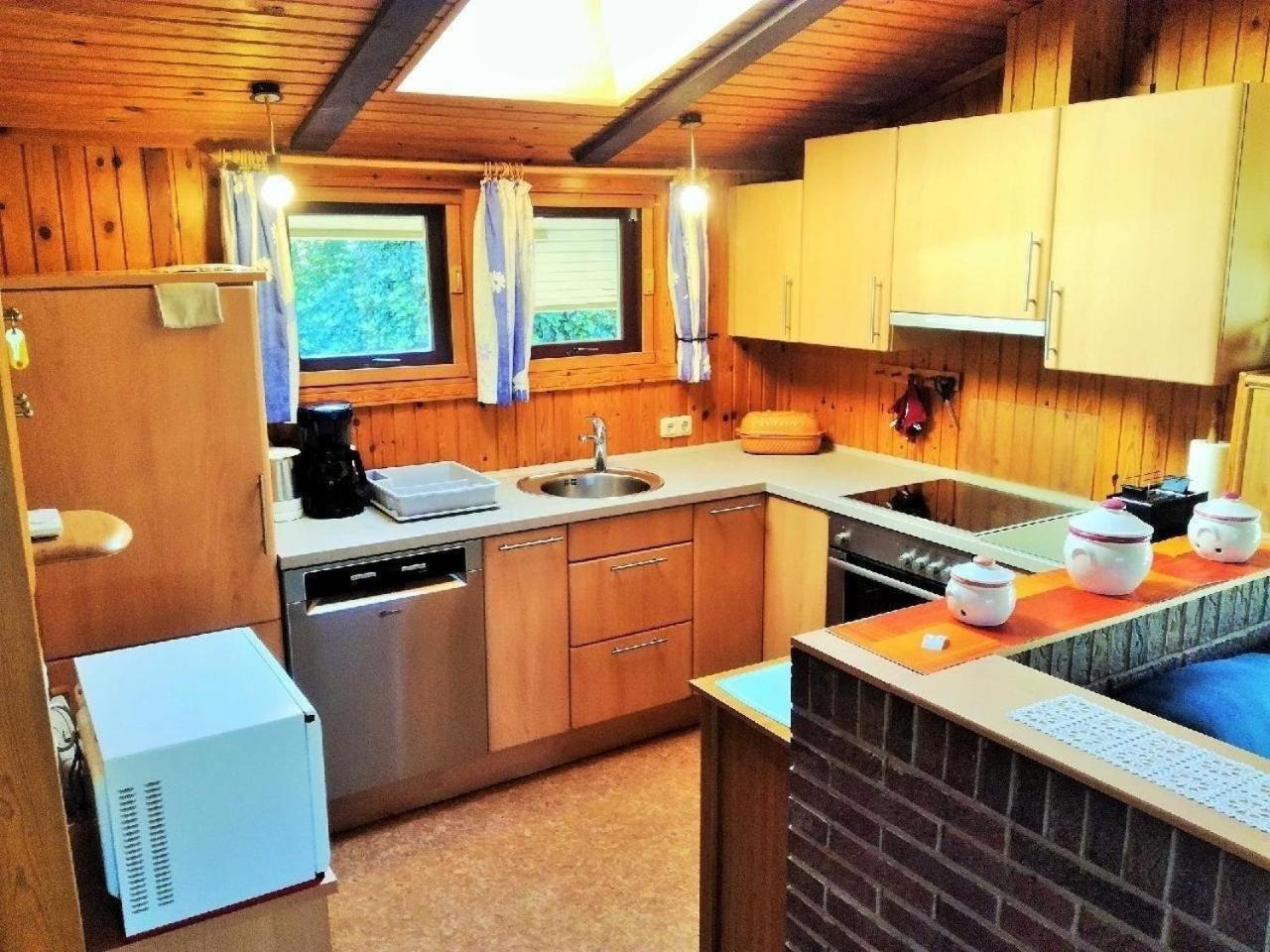 Freistehendes Ferienhaus in Rott mit eigenem Garten, schöner Weitblick, Klimaanlage, Sauna und Kamin