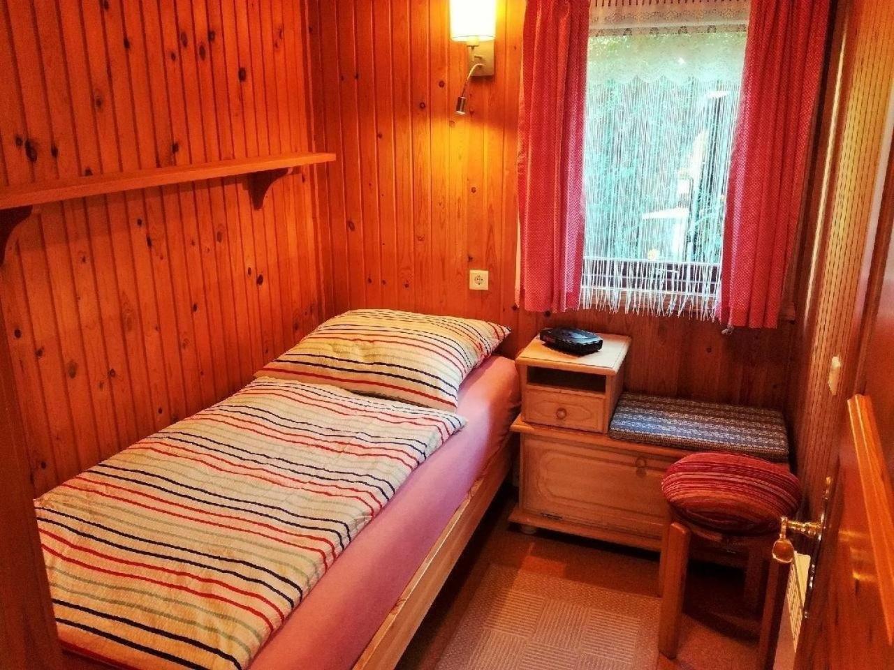 Freistehendes Ferienhaus in Rott mit eigenem Garten, schöner Weitblick, Klimaanlage, Sauna und Kamin