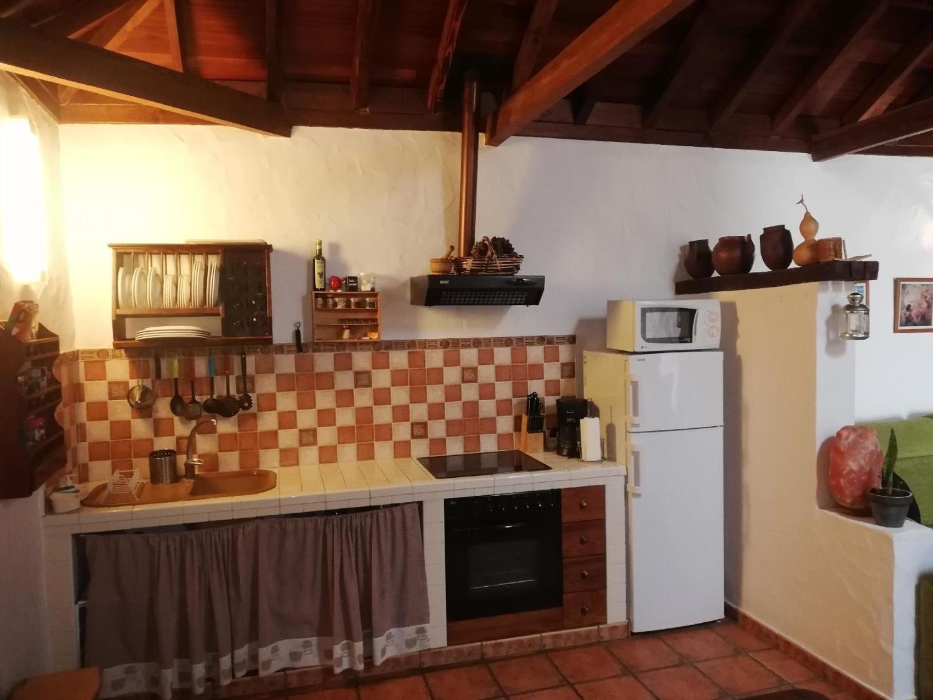 Kanarisches Haus mit Terrasse, Whirlpool und Grill