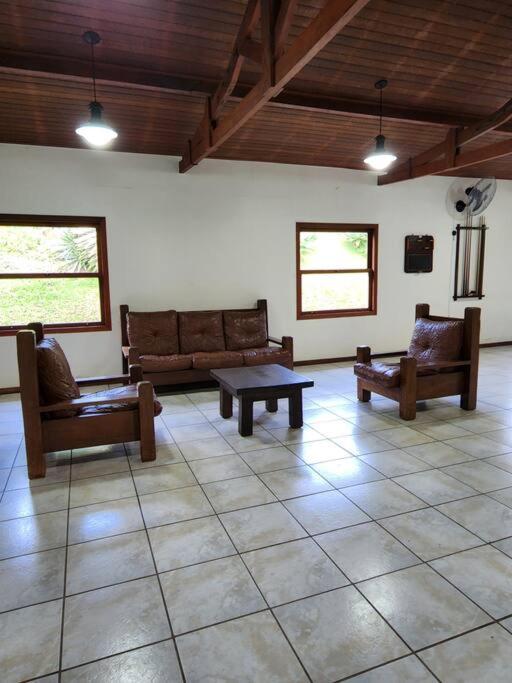 Chácara dos Sonhos com Piscina e Hidromassagem