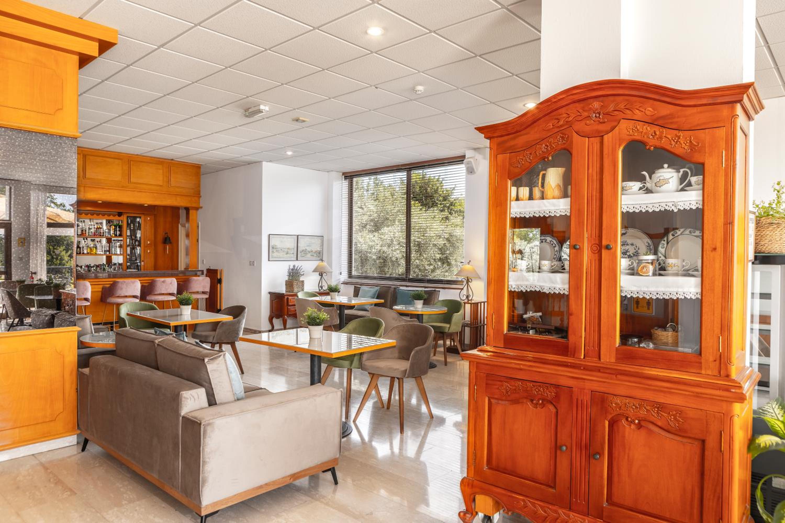 Stephanos Hotel Apartments