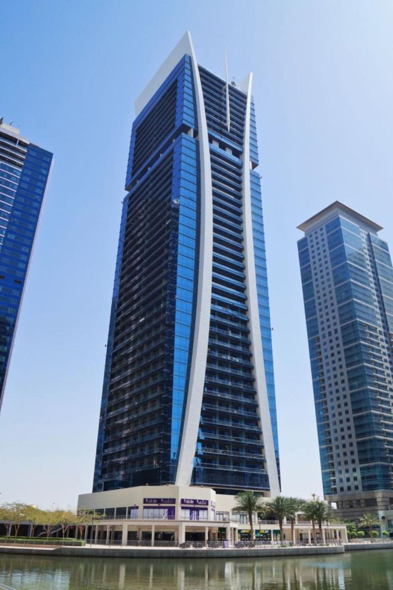 Click Stay - JLT - Entire Studio & Balcony Lakes view Apartment -NA