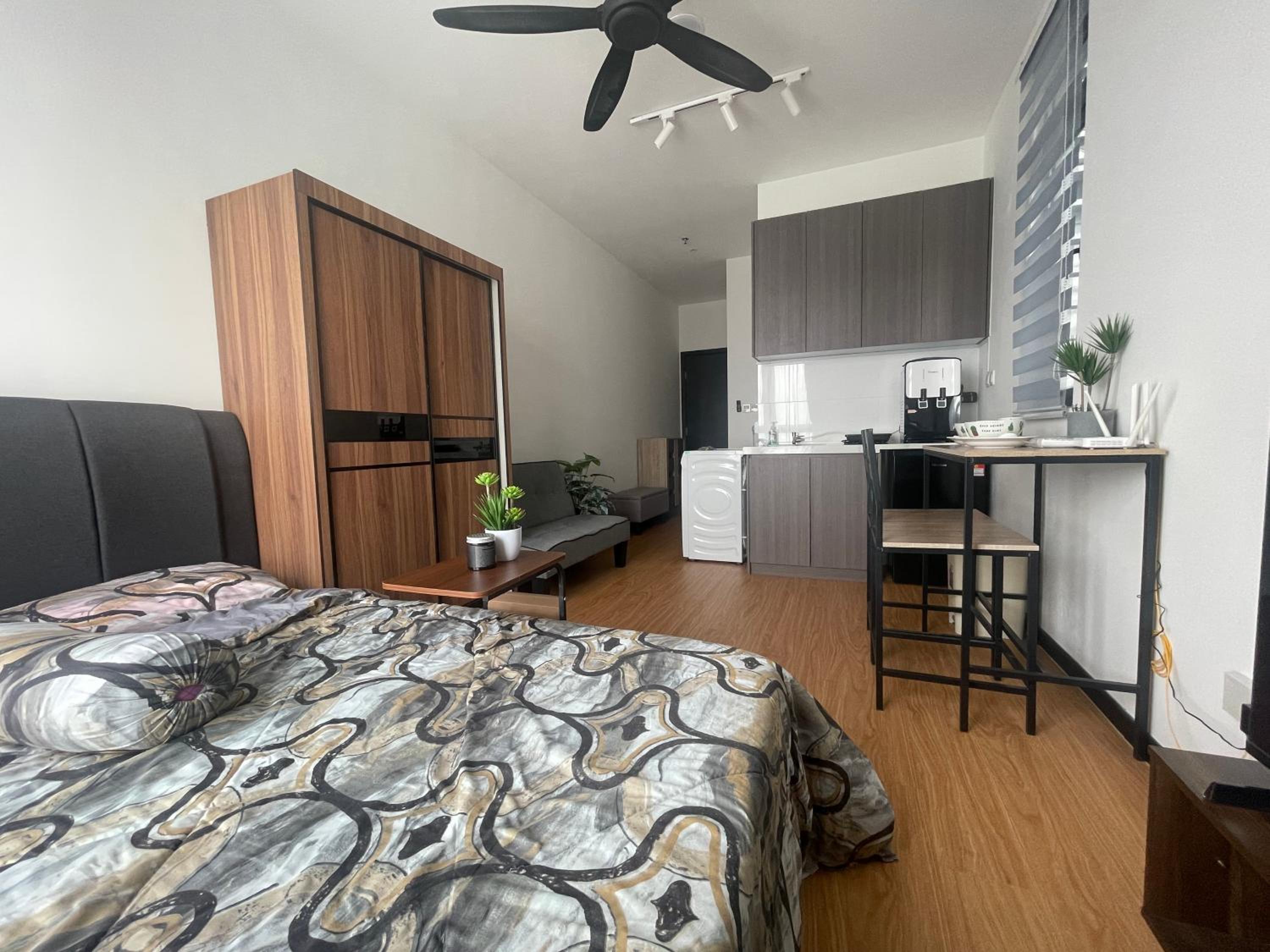 Studio KLCC Bukit bintang LRT