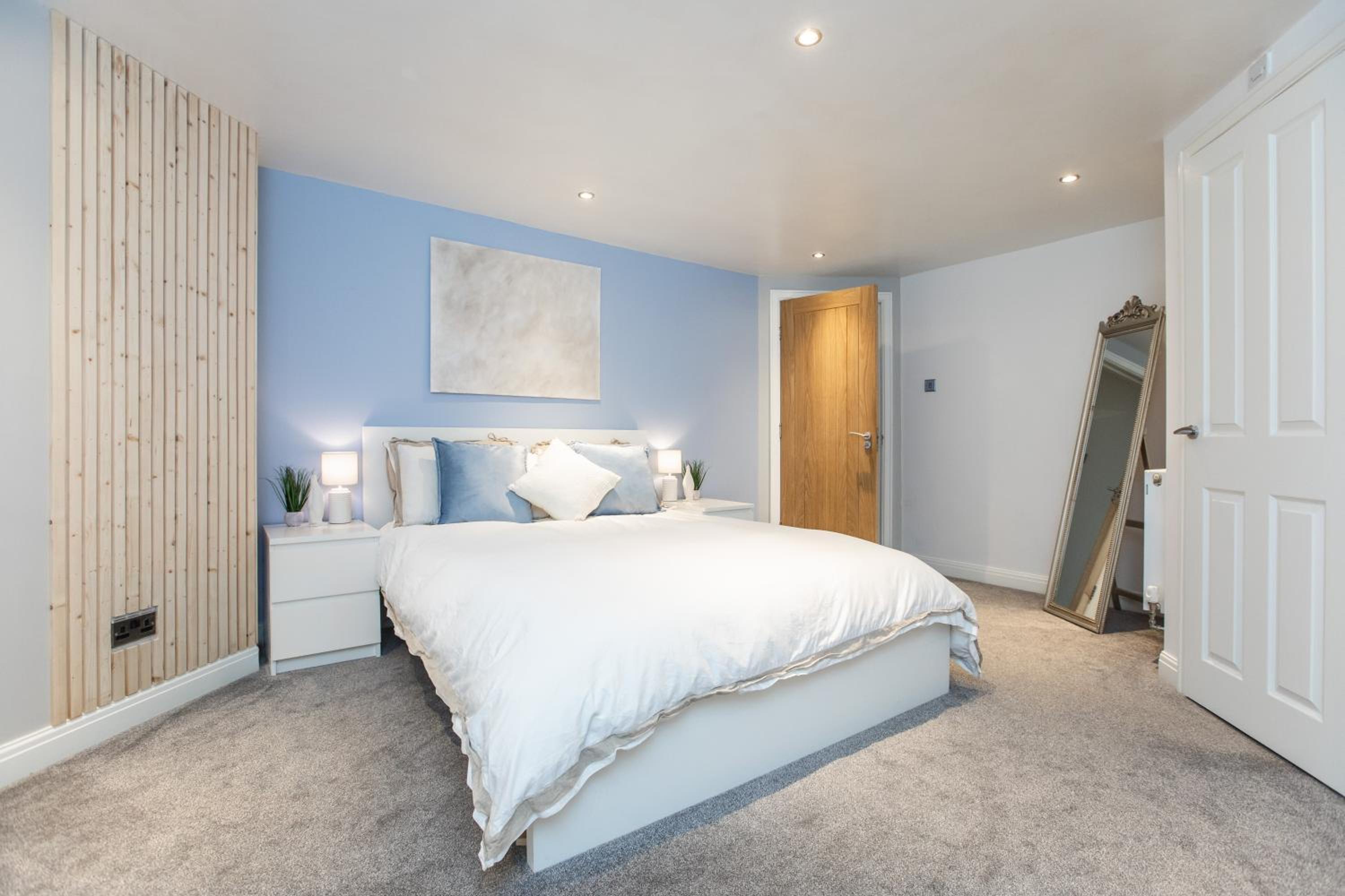 Luxury Private Apartments - Close to Town Centre