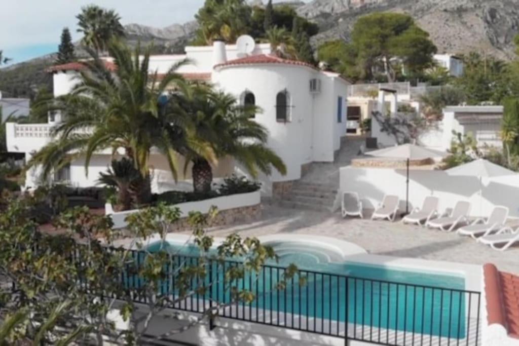 Villa with spectacular vieuw and swimmingpool.