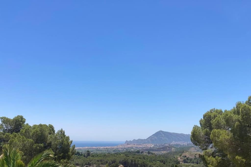 Villa with spectacular vieuw and swimmingpool.