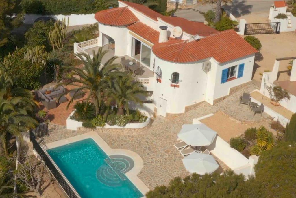 Villa with spectacular vieuw and swimmingpool.