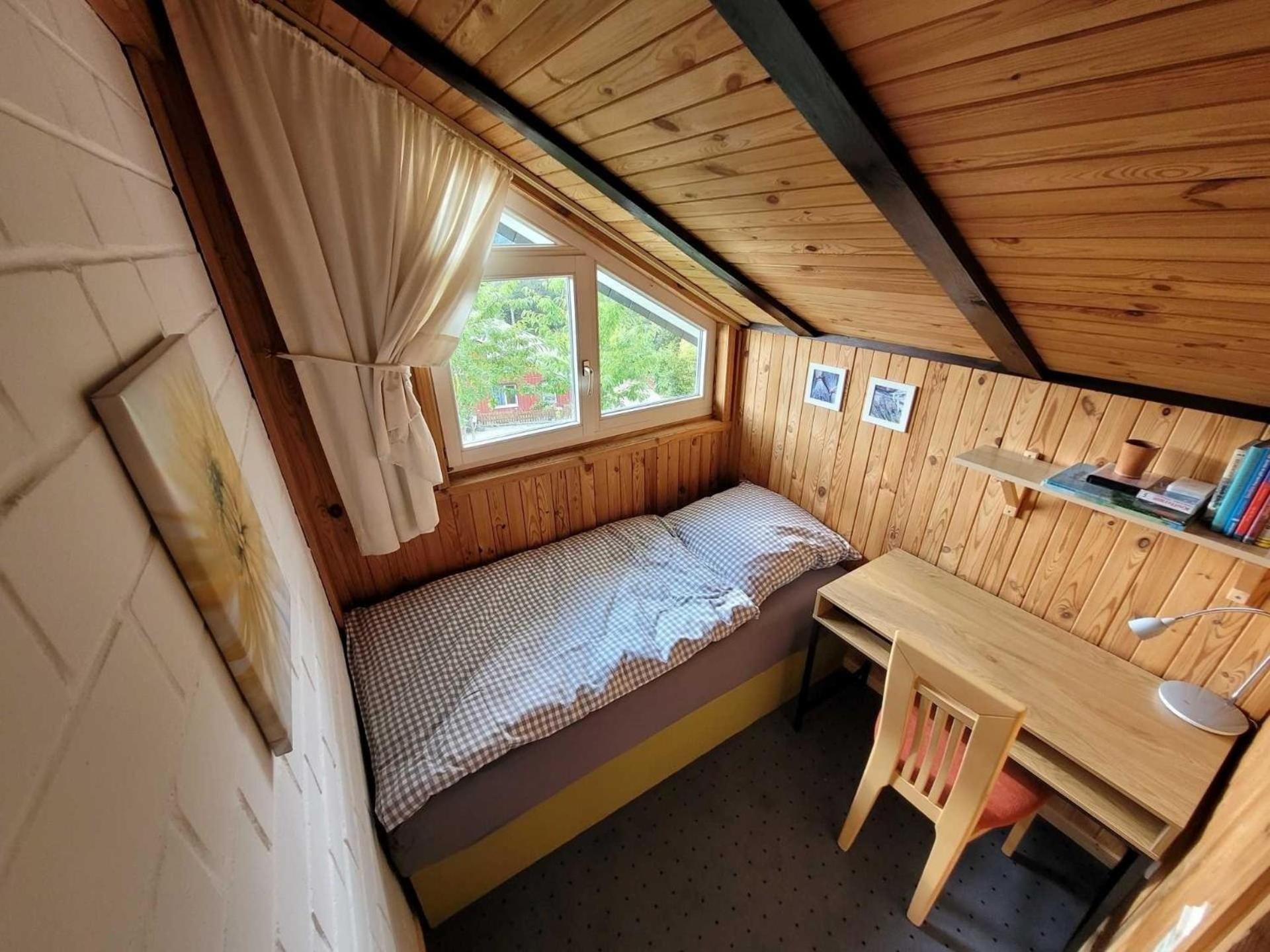 Ferienhaus Luna mit Saunahaus, Kaminofen, Klimaanlage, schöner Blick im Ferienpark Extertal