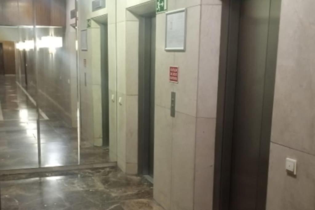 Vintage apartment on Plaza Castilla, Madrid
