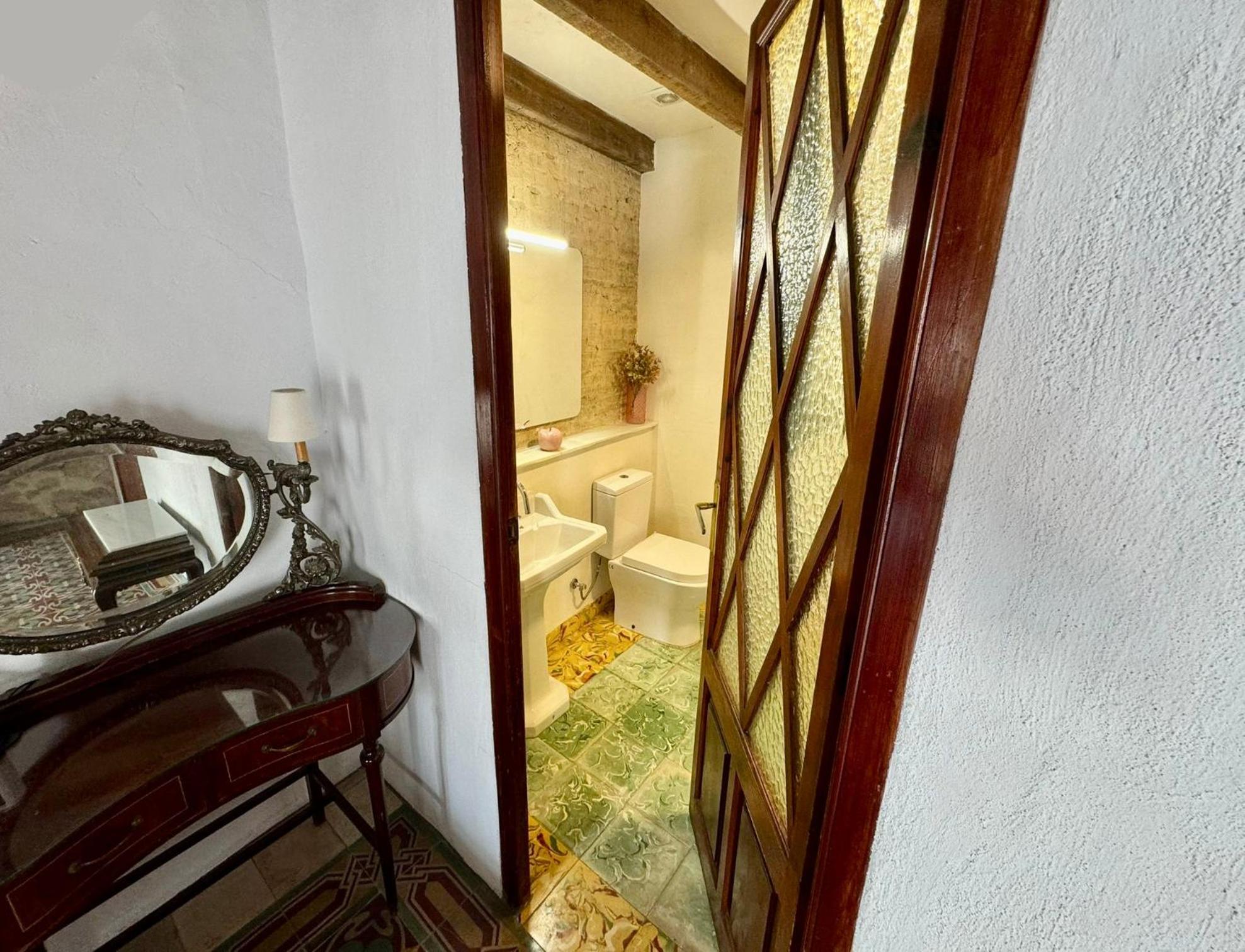 Oliva Courtyard Guesthouse