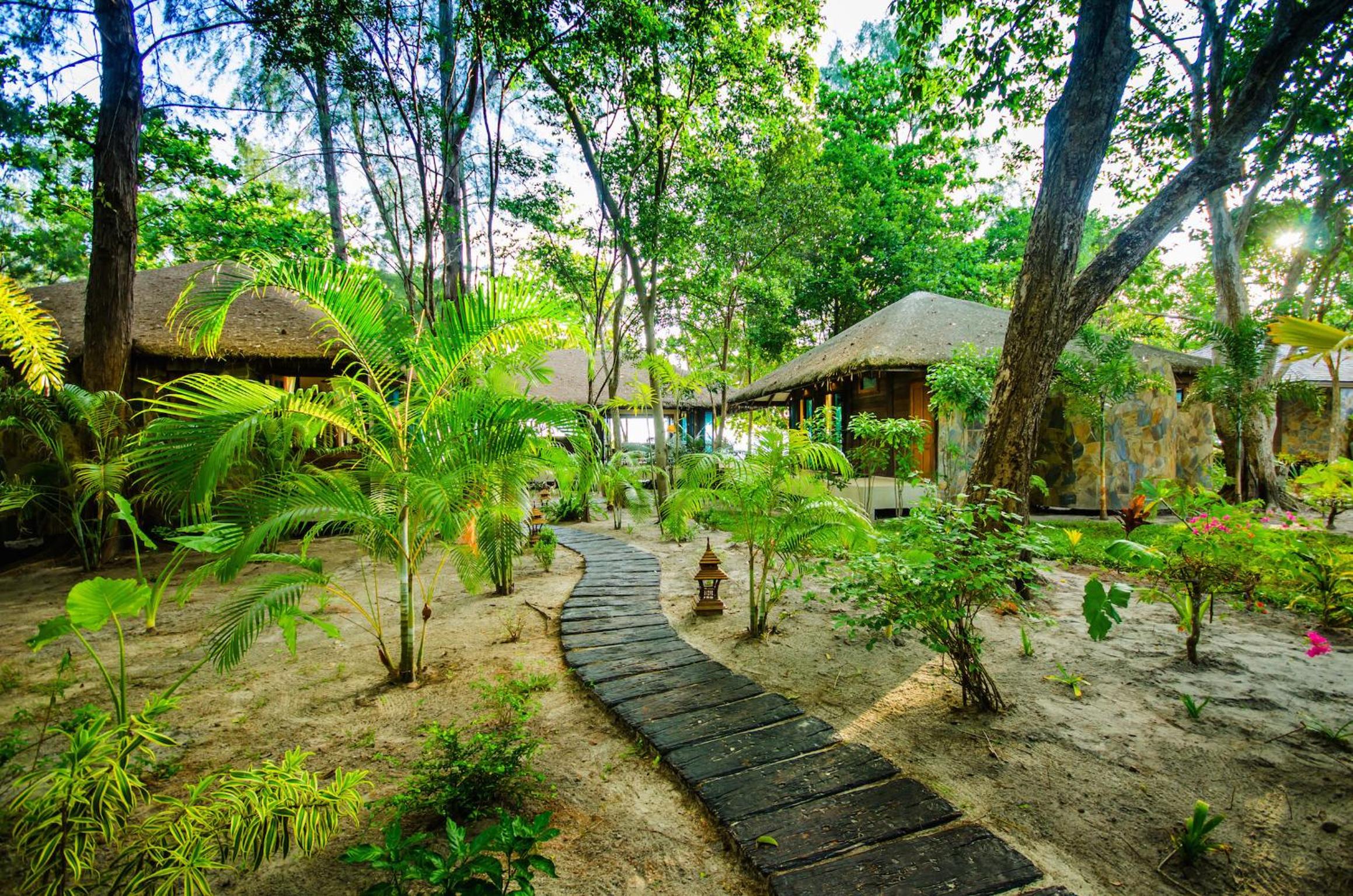 Koh Jum Beach Villas 