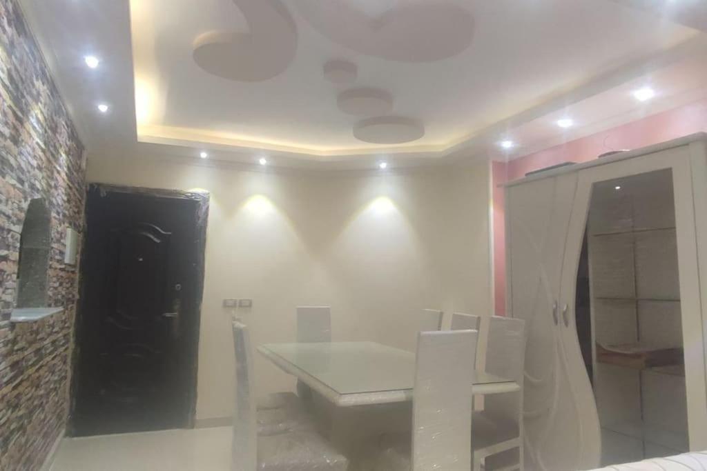 Apartment near downtown and airport