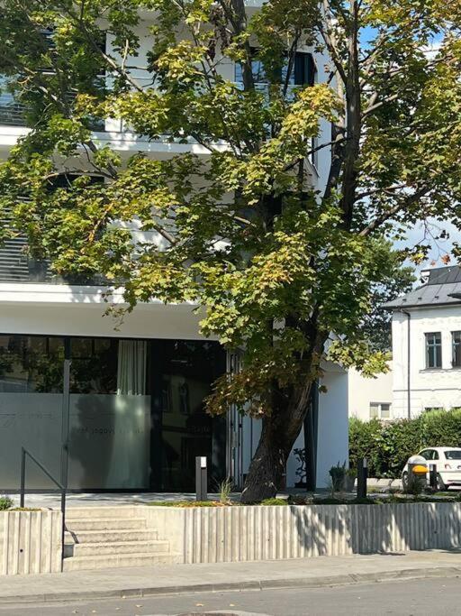 Výnimočný apartmán s parkovaním v centre Banskej Bystrice view 4