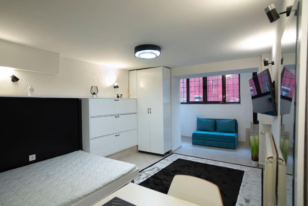 Studio with Courtyard Just Steps Away Vitosha Str