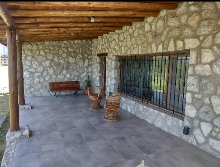 Cabaña de piedra Los Crespines