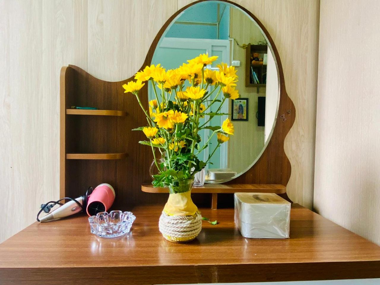 Cozy Homestay with Large bed, private bathroom, large Balcony