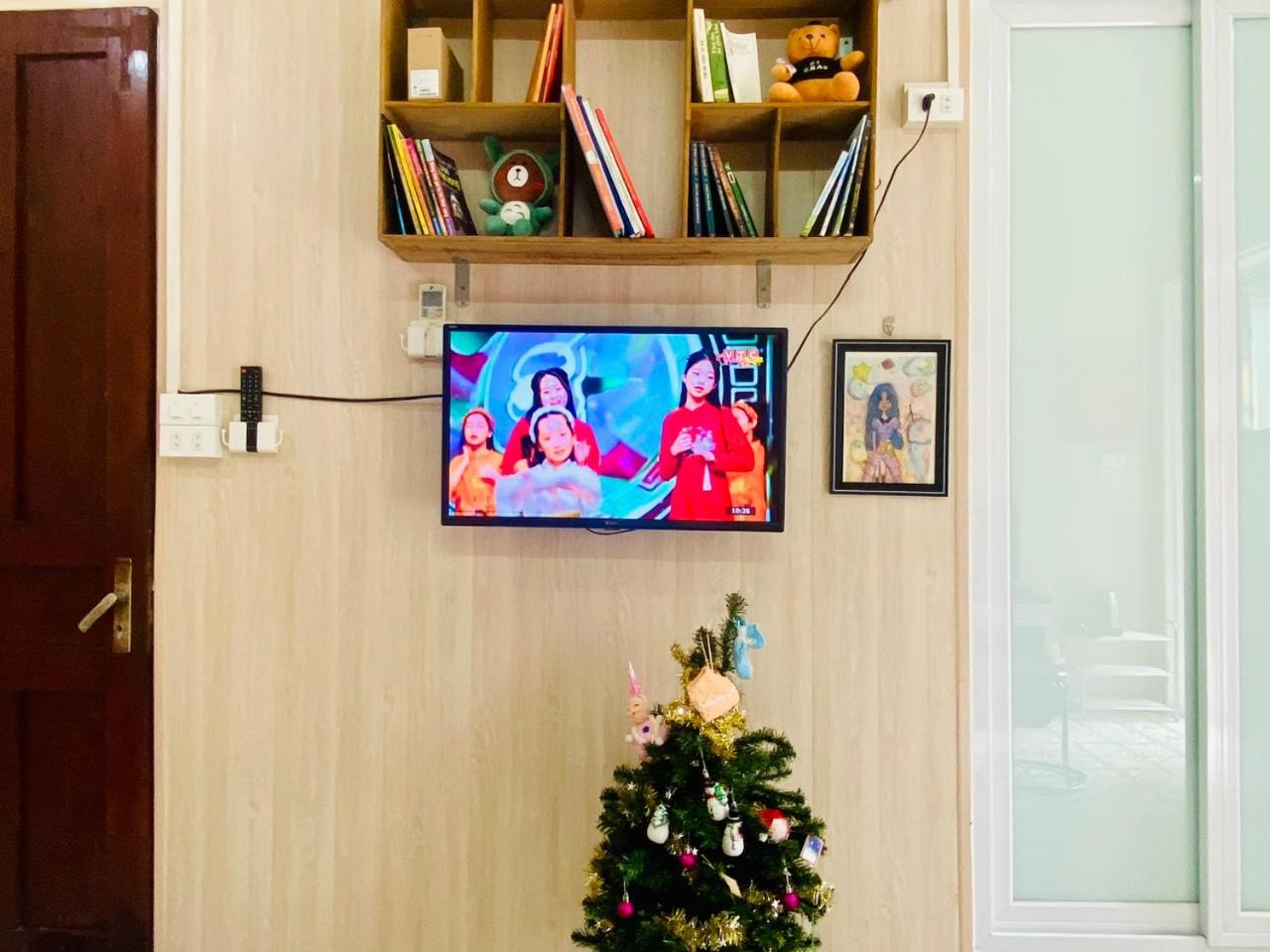 Cozy Homestay with Large bed, private bathroom, large Balcony