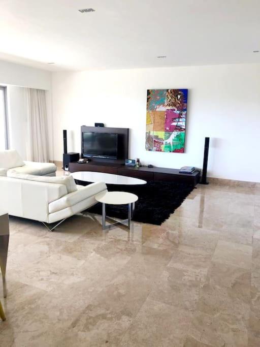 Luxury 2 bedroom Apartment in Mexican 5* Jungle resort setting