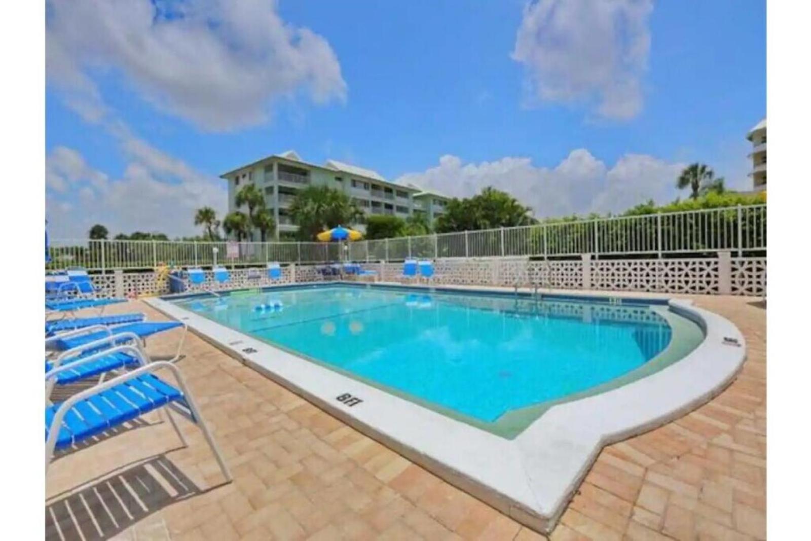 Beachfront Getaway in Siesta Key view 3