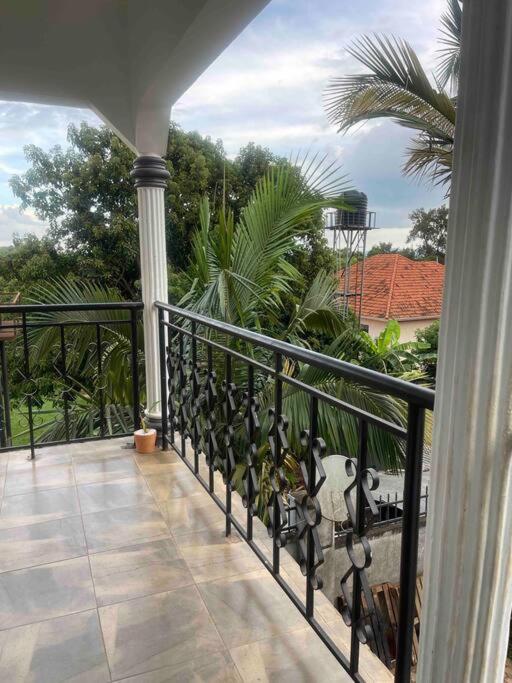 lake view villa pari pari view 4