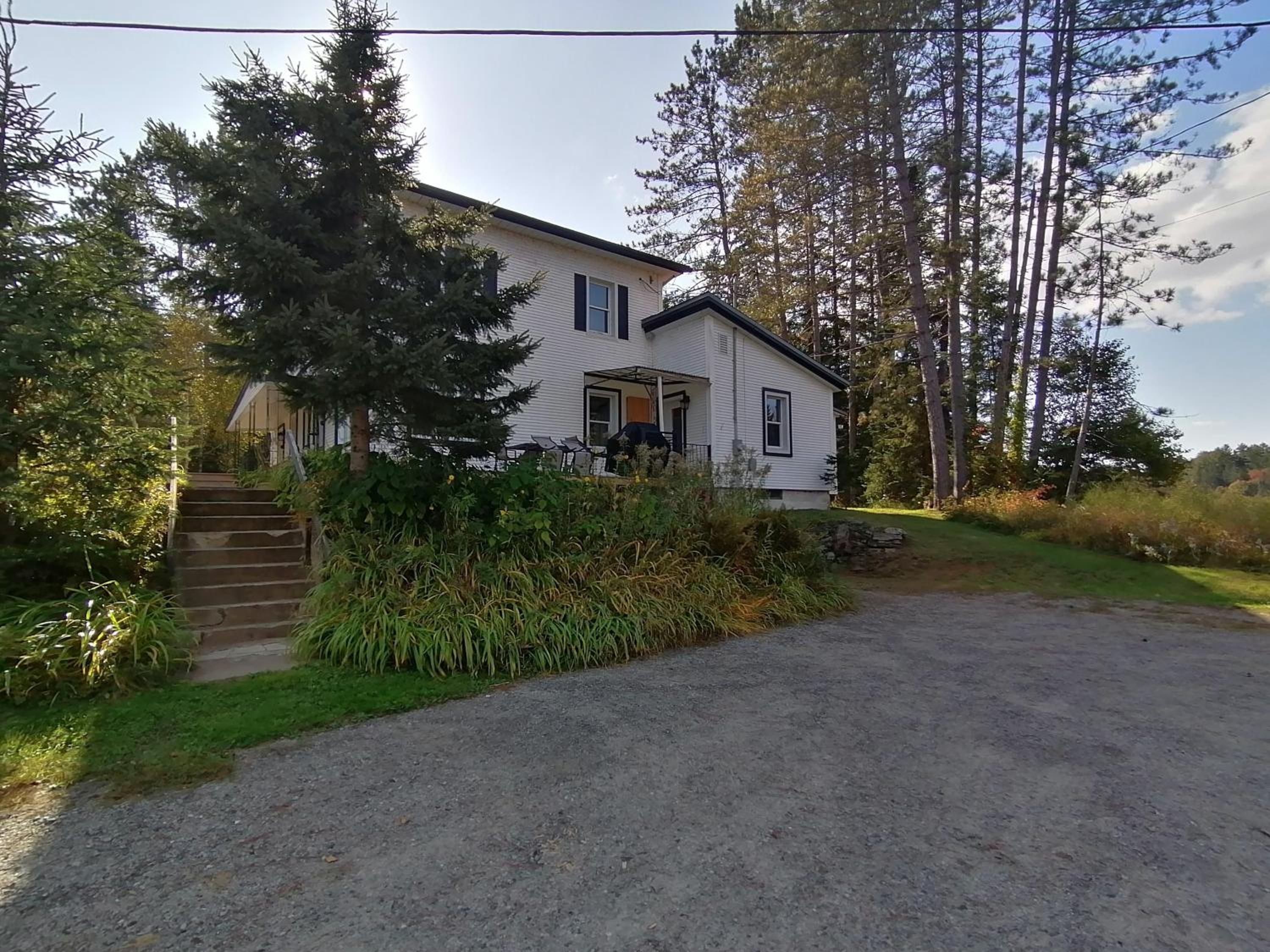 Domaine d'exception, bord de rivière, plage privée, spacieux chalet pour grande famille ou entre amis - activités, spa 10 places