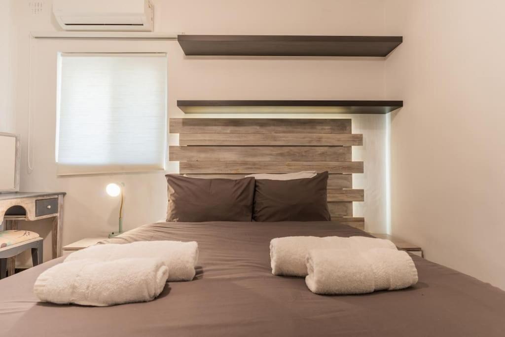 Modern Apartment-Hosted by Sweetstay photo 5