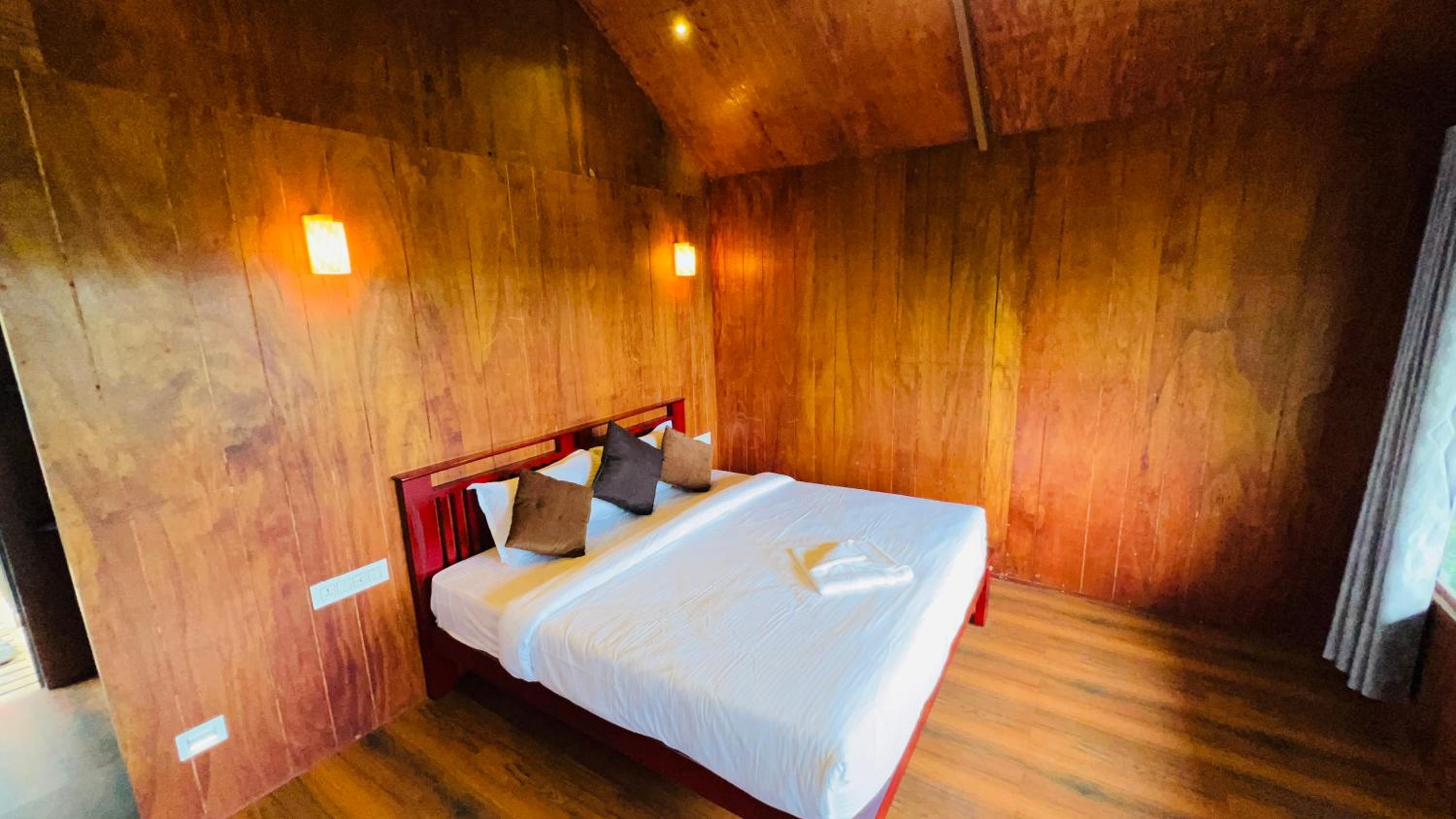 Woodshade Resort