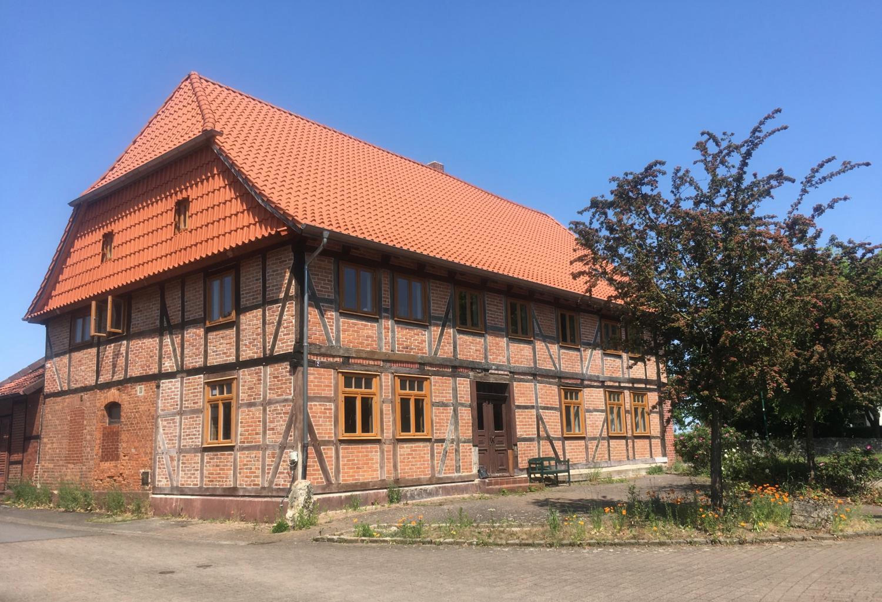 Haus der erwachenden Erde